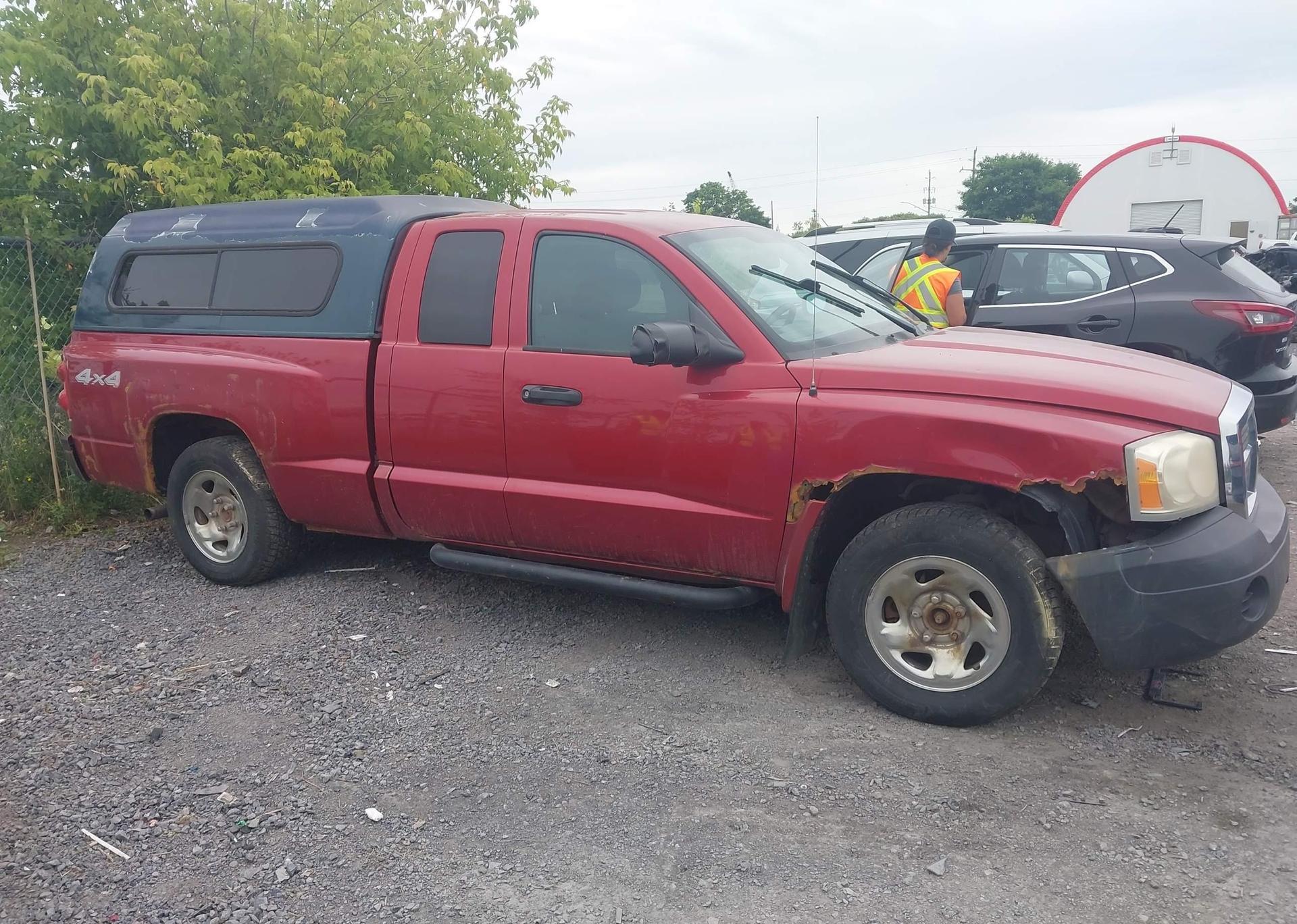 2006 DODGE DAKOTA ST