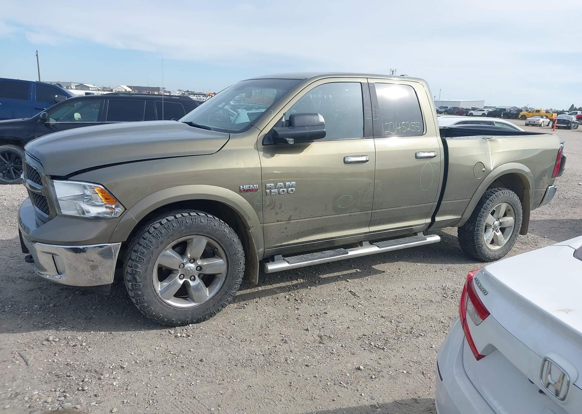2013 RAM 1500 SLT