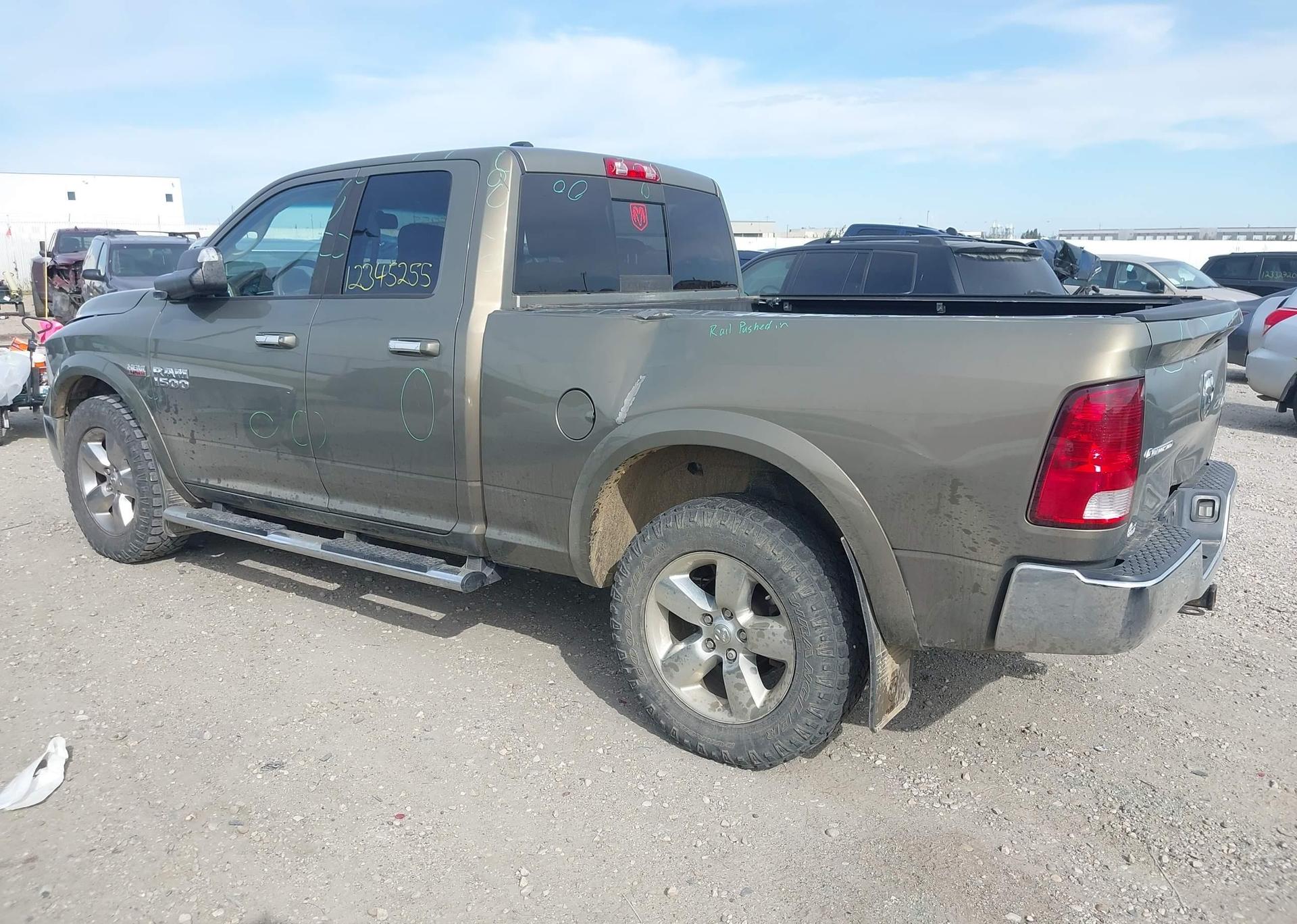 2013 RAM 1500 SLT