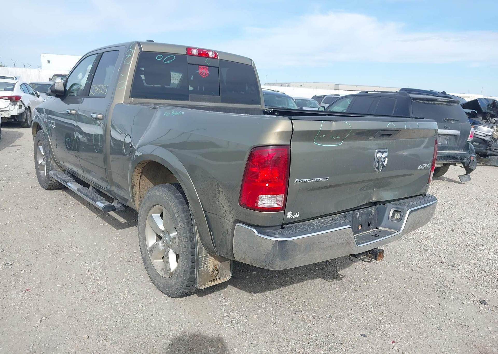 2013 RAM 1500 SLT