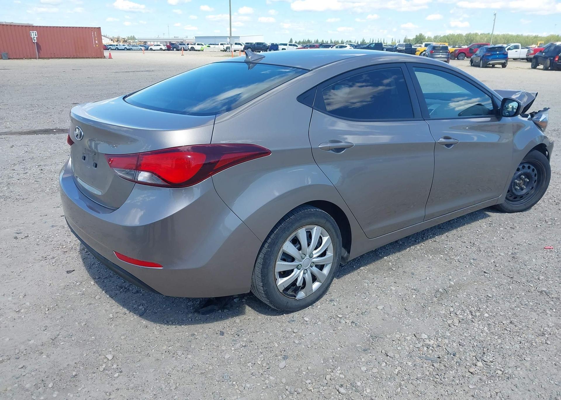 2016 HYUNDAI ELANTRA SE