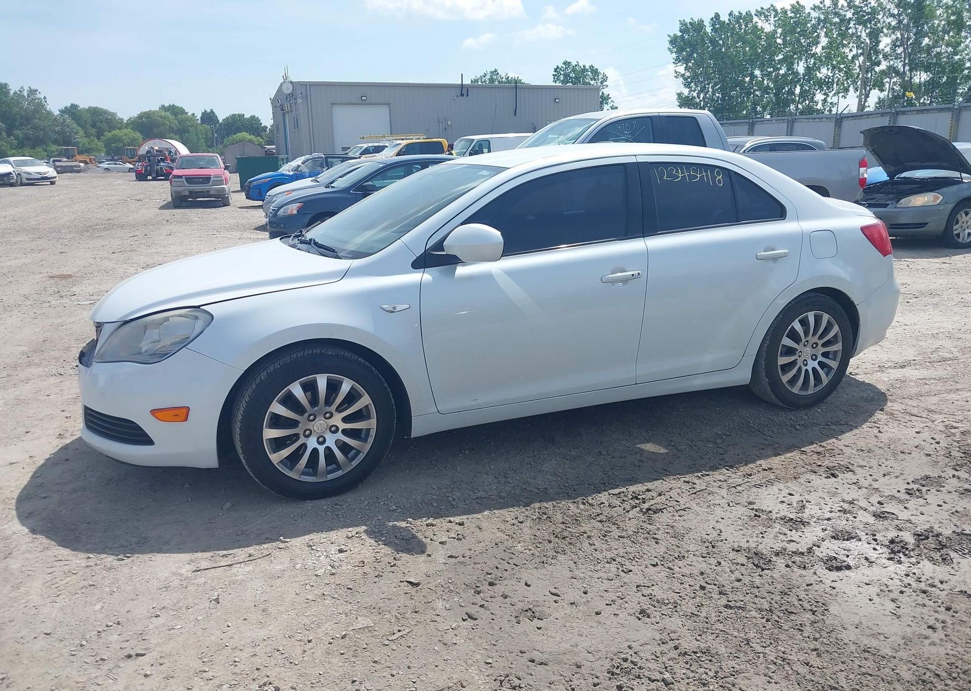 2011 SUZUKI KIZASHI SE