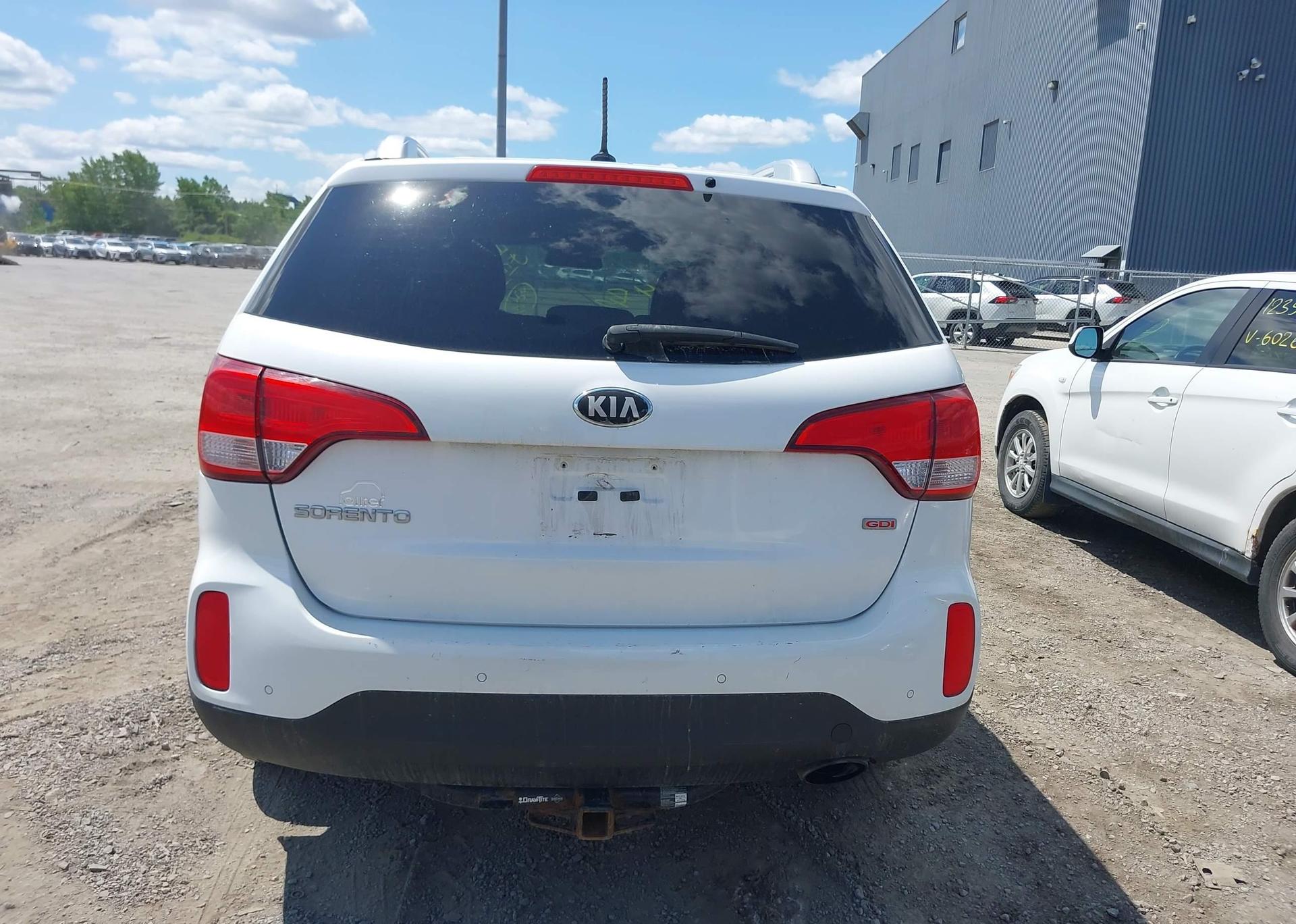 2014 KIA SORENTO LX