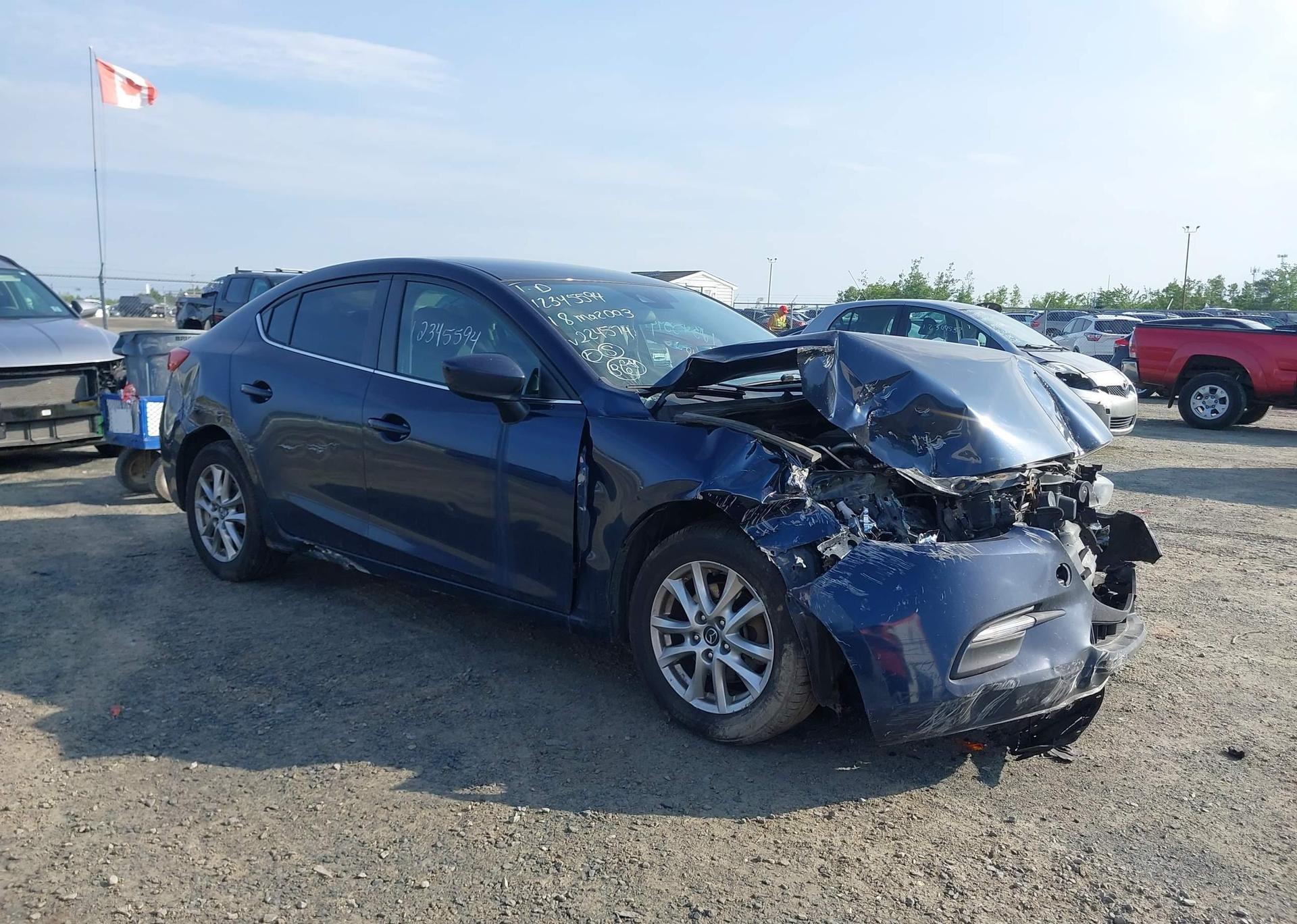 2018 MAZDA MAZDA3 SE