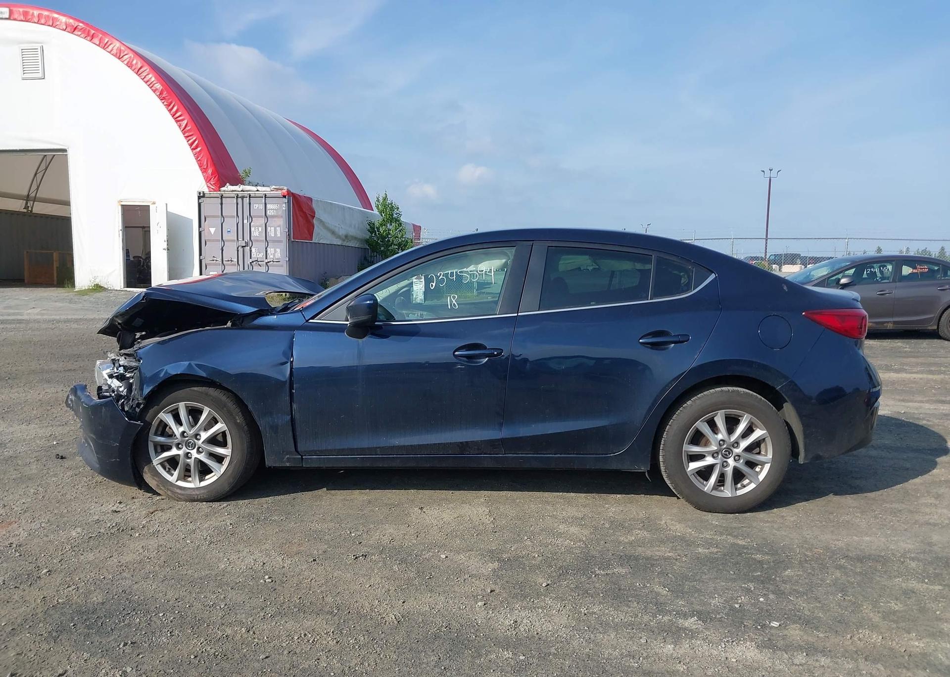 2018 MAZDA MAZDA3 SE