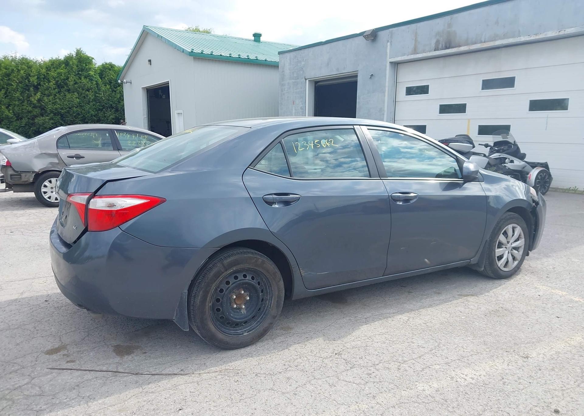2015 TOYOTA COROLLA