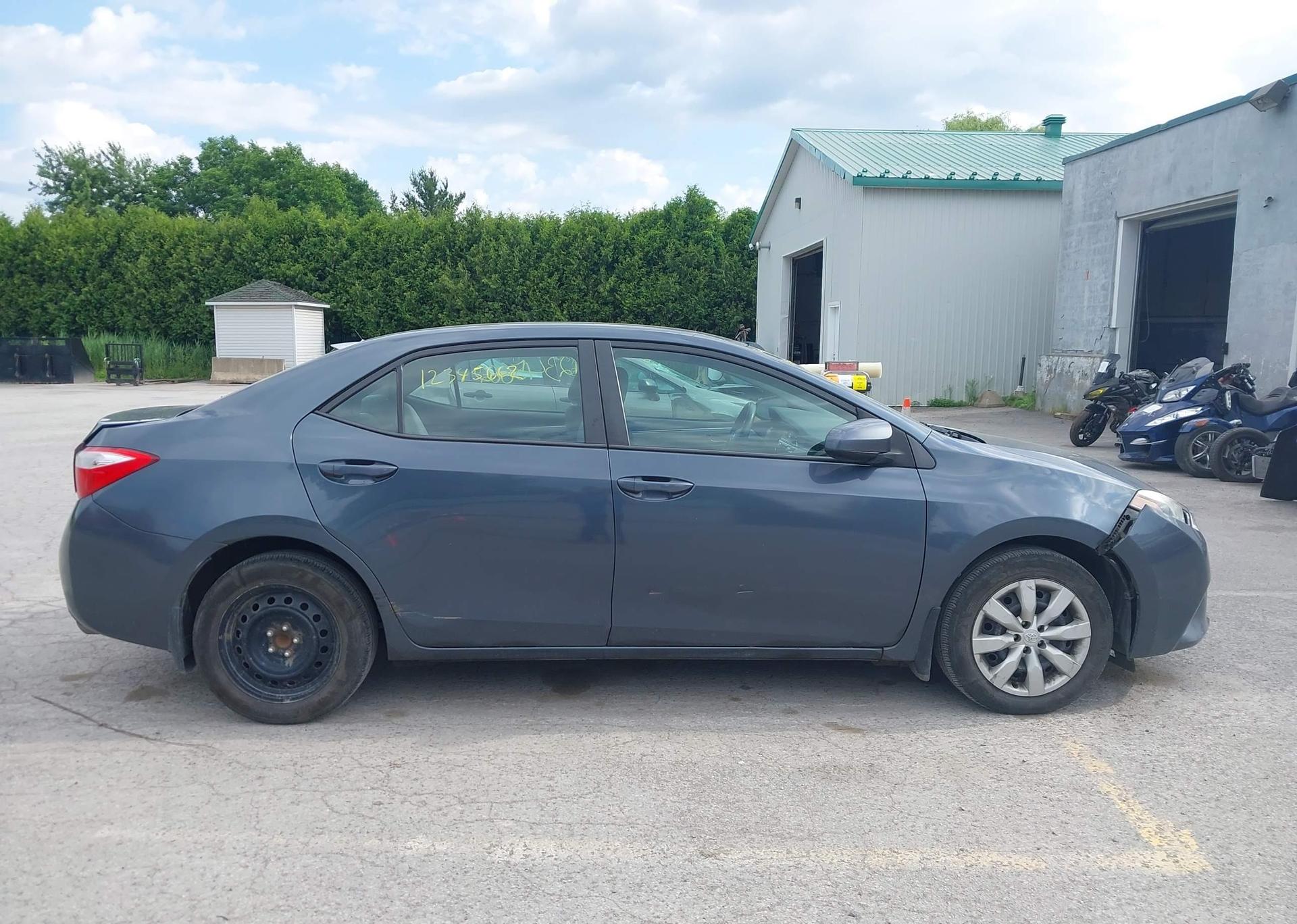 2015 TOYOTA COROLLA
