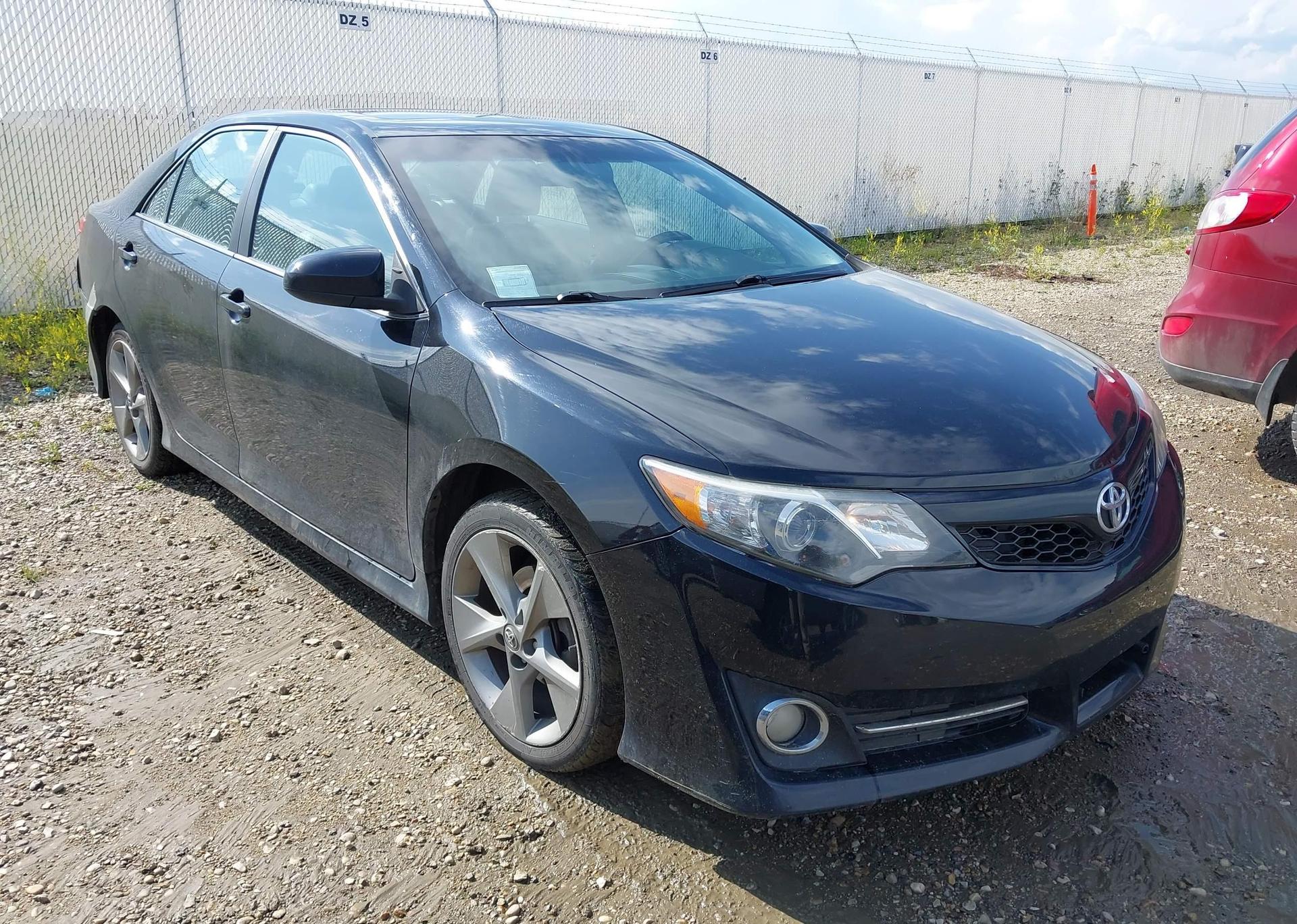 2012 TOYOTA CAMRY SE V6