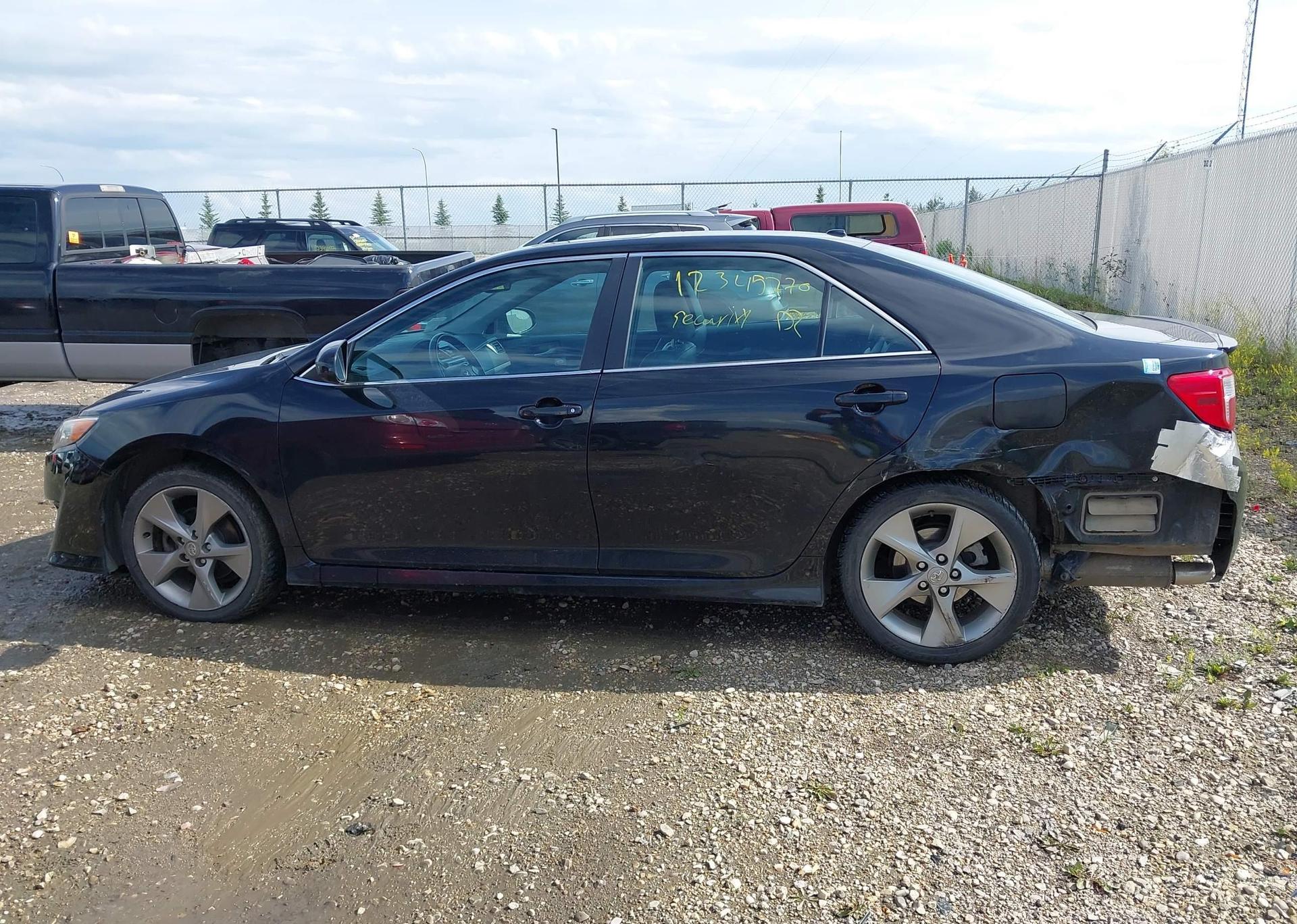 2012 TOYOTA CAMRY SE V6