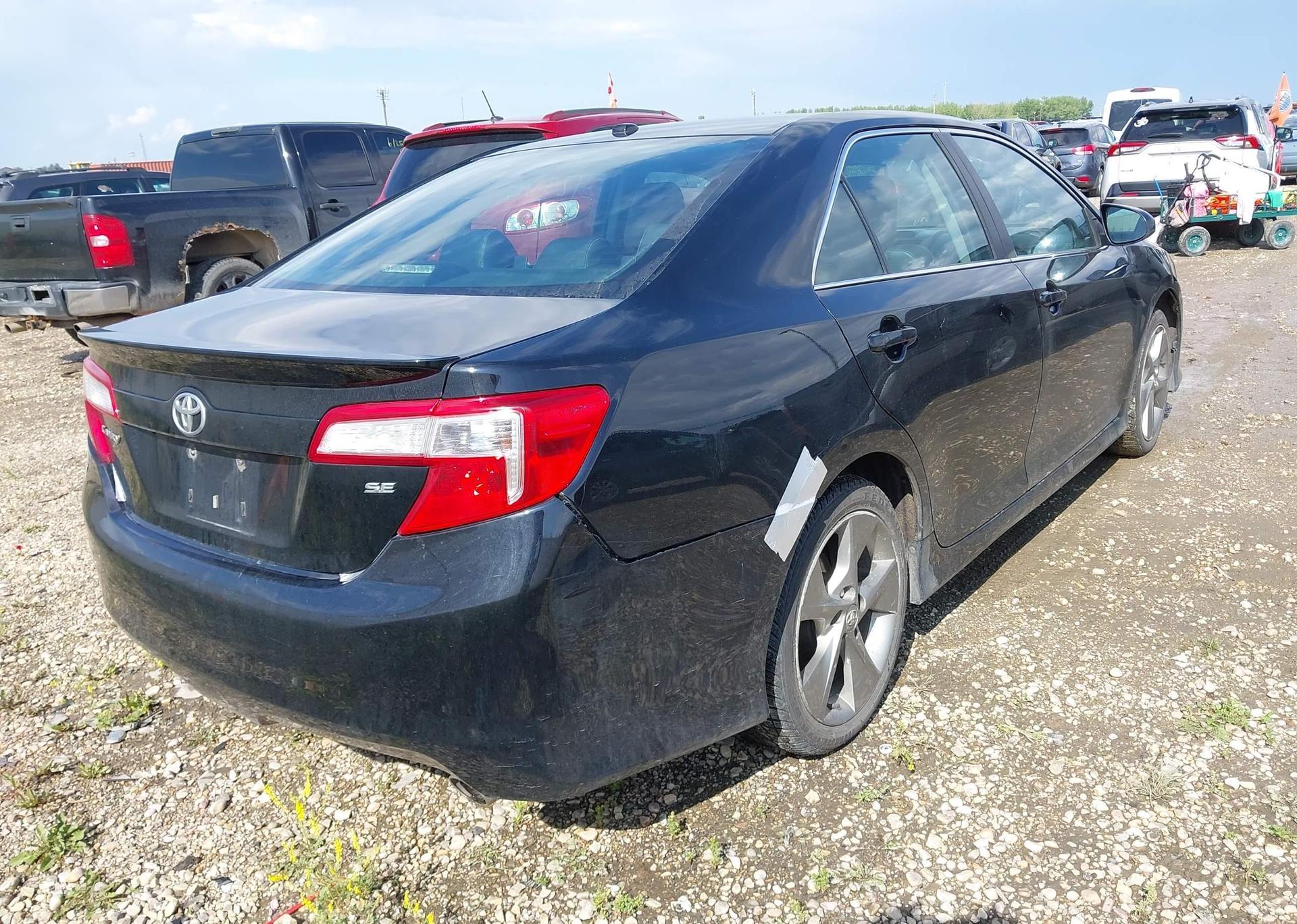 2012 TOYOTA CAMRY SE V6