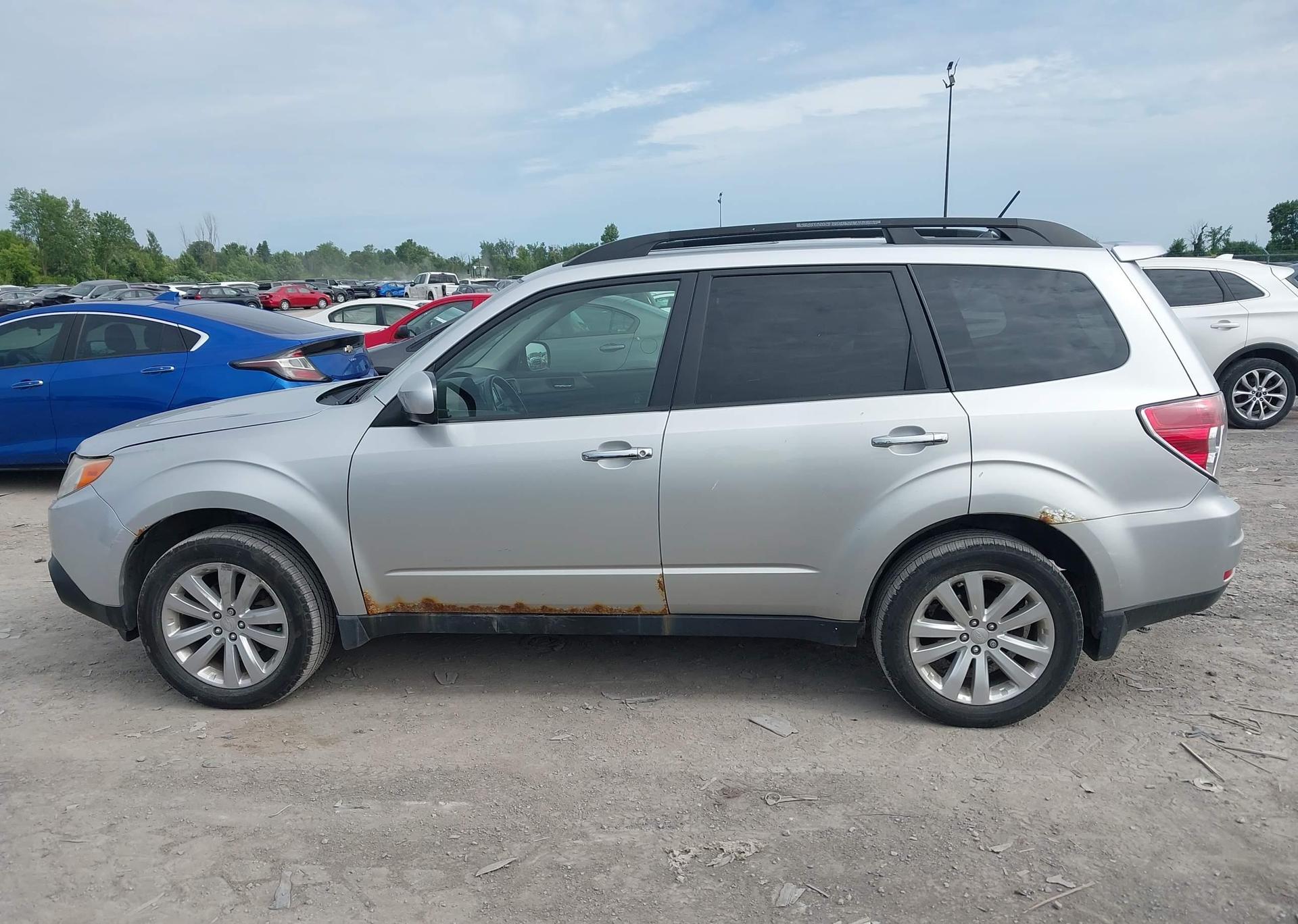 2011 SUBARU FORESTER LIMITED