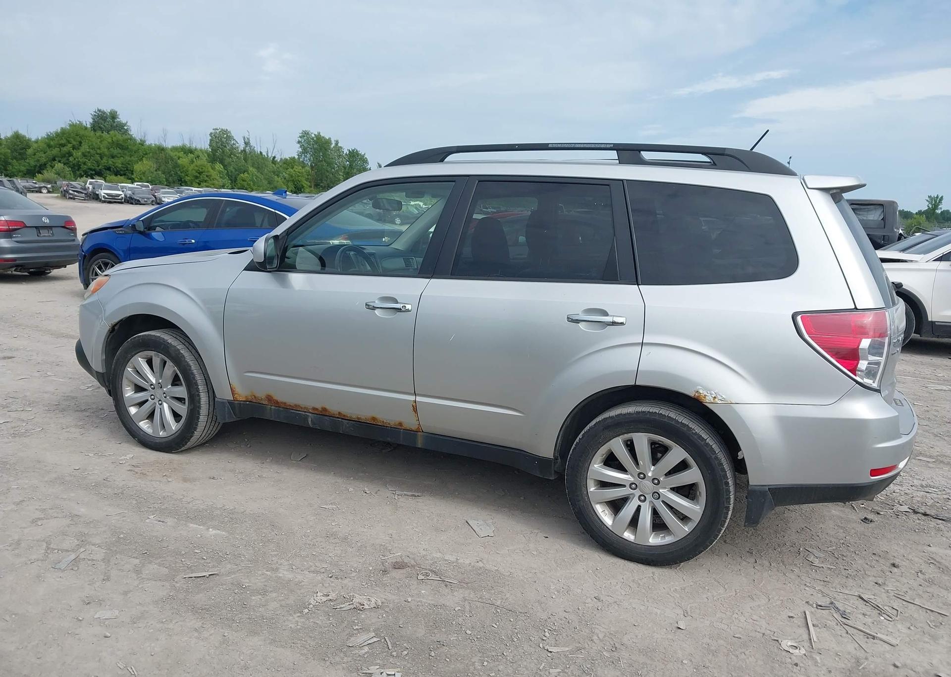 2011 SUBARU FORESTER LIMITED