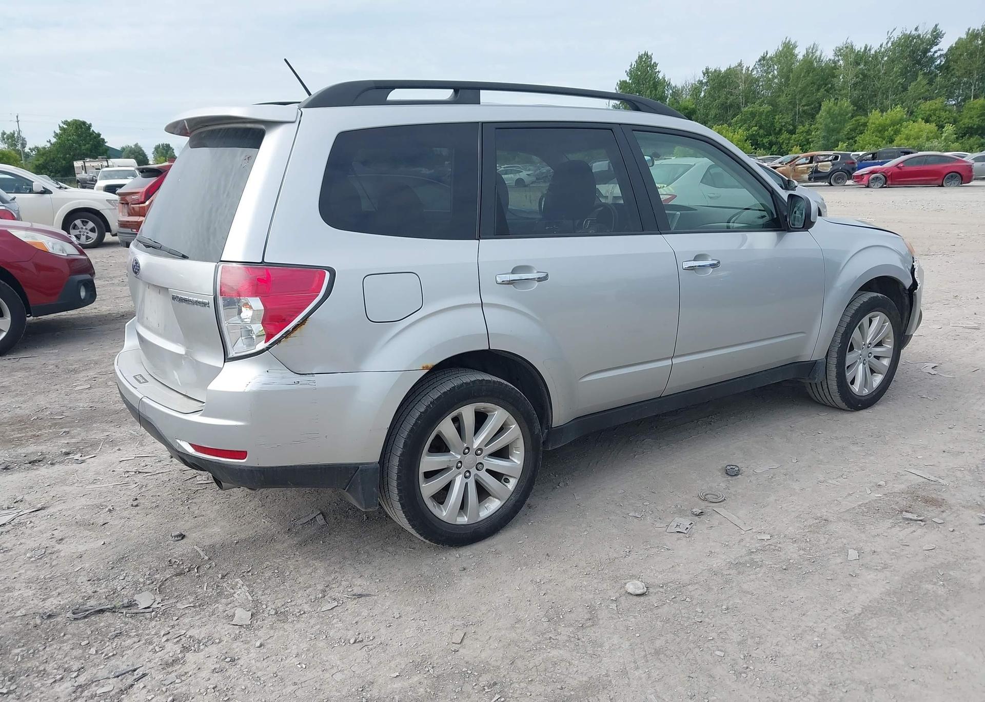 2011 SUBARU FORESTER LIMITED