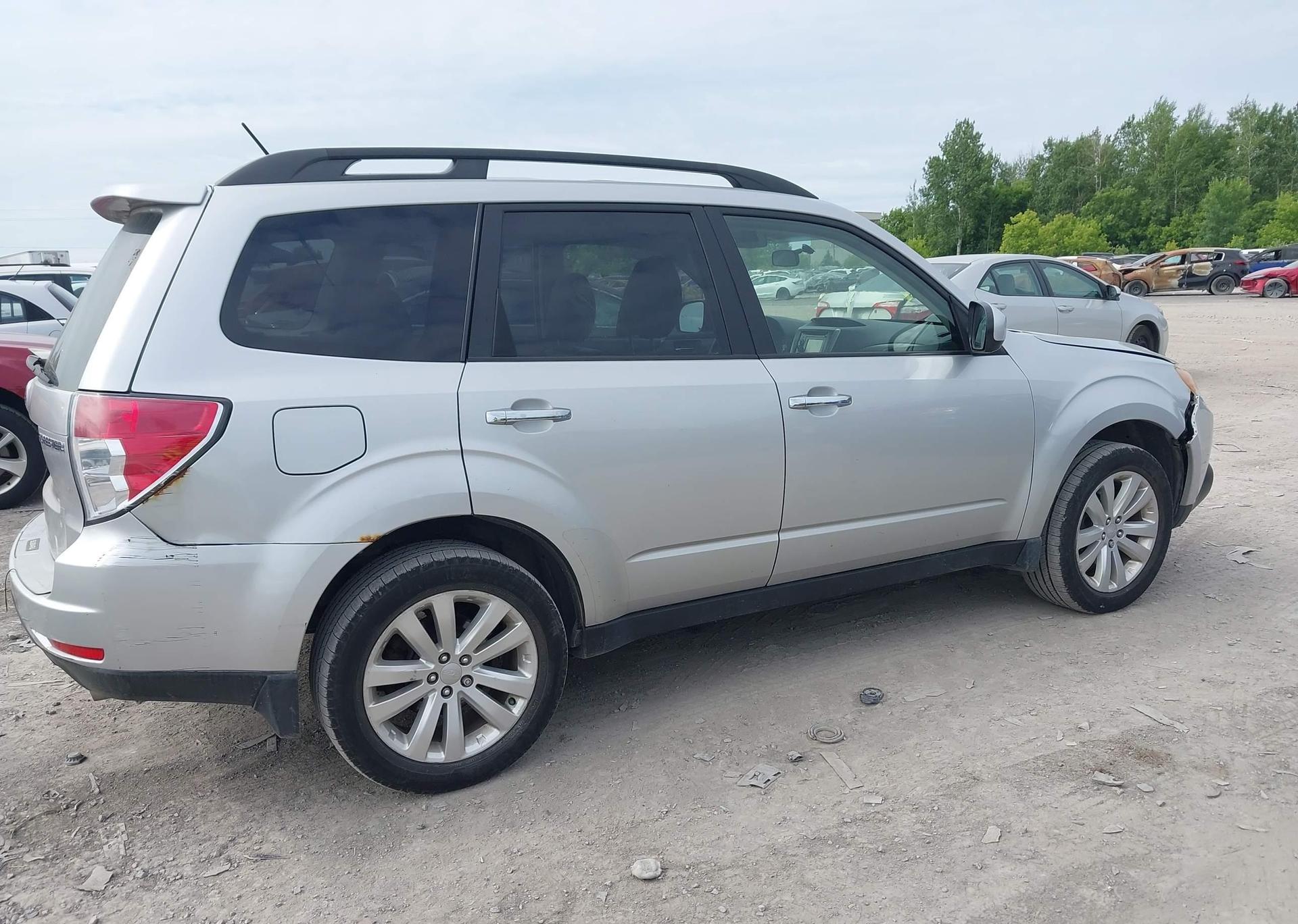 2011 SUBARU FORESTER LIMITED