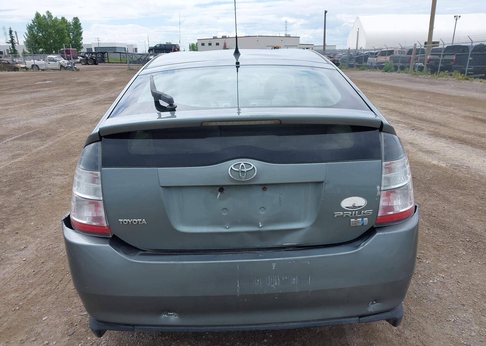 2004 TOYOTA PRIUS