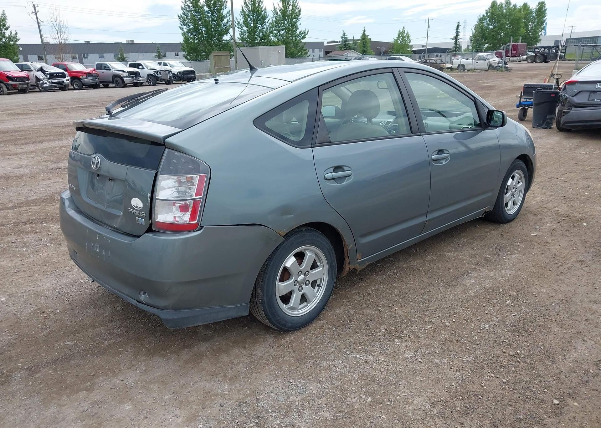 2004 TOYOTA PRIUS