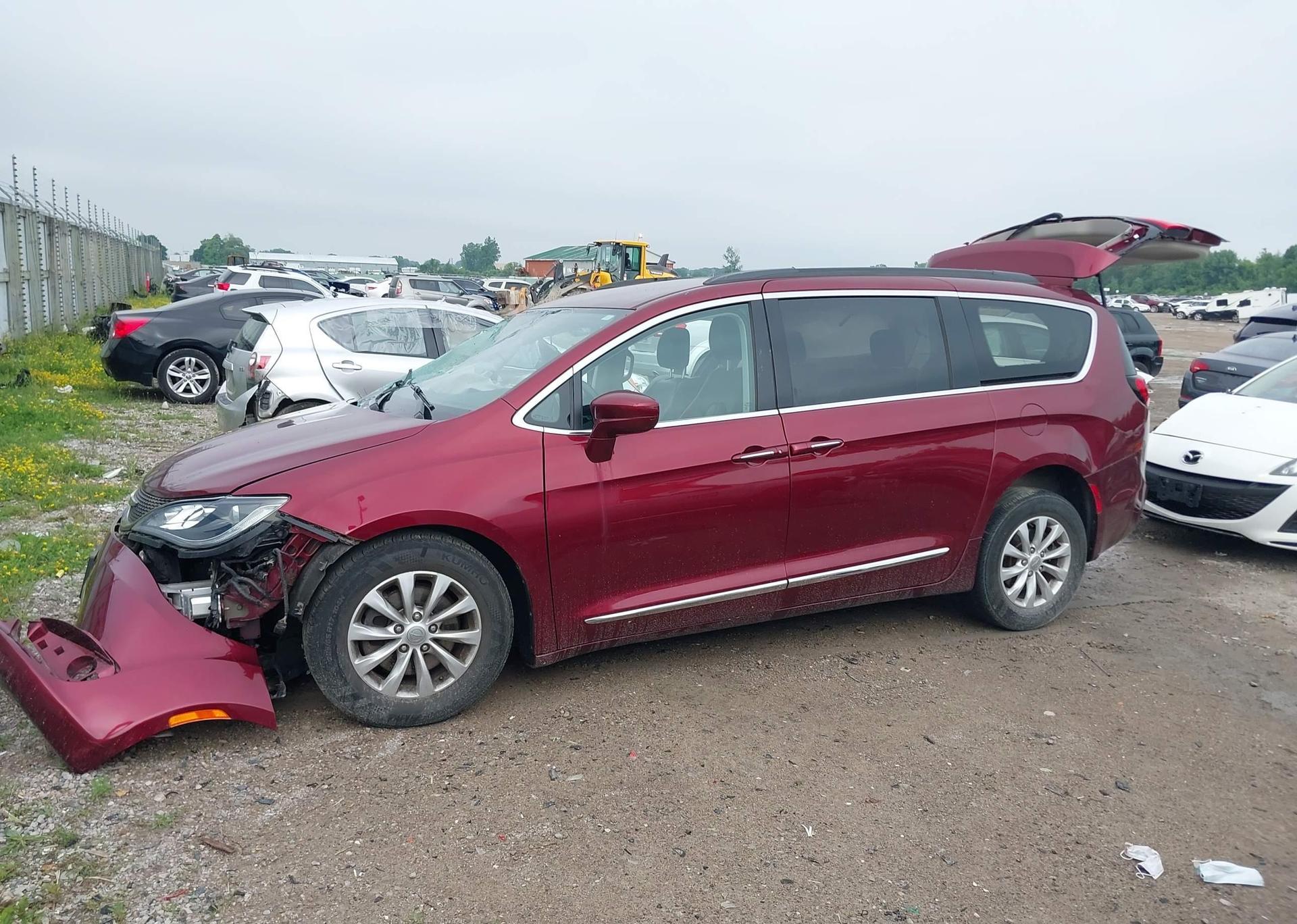 2017 CHRYSLER PACIFICA TOURING-L