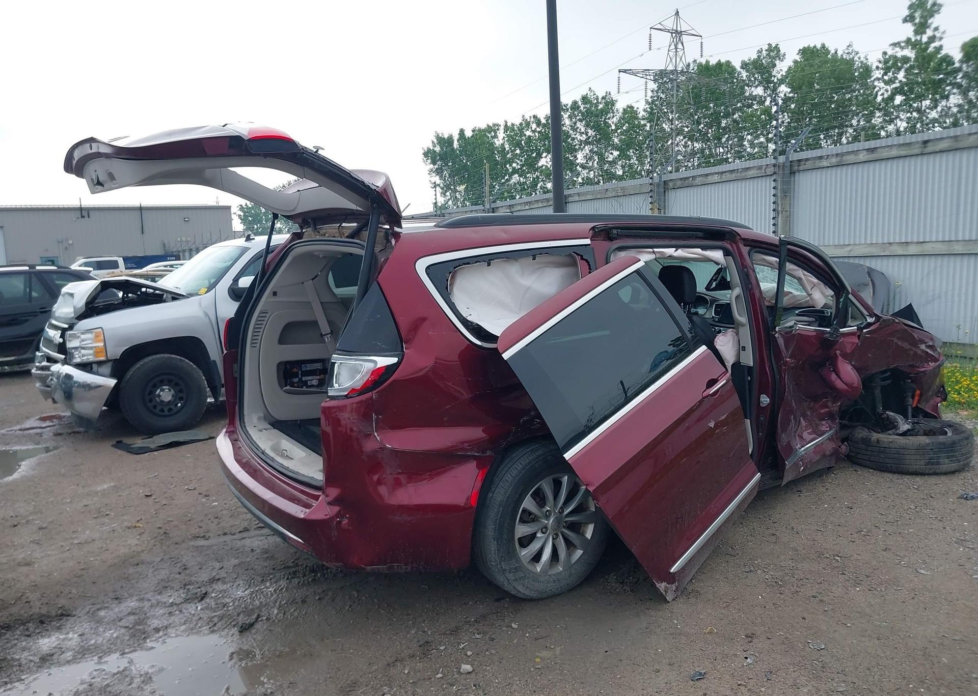2017 CHRYSLER PACIFICA TOURING-L