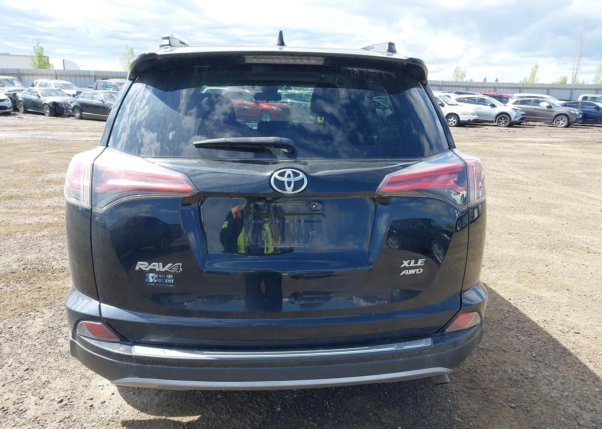 2018 TOYOTA RAV4 XLE