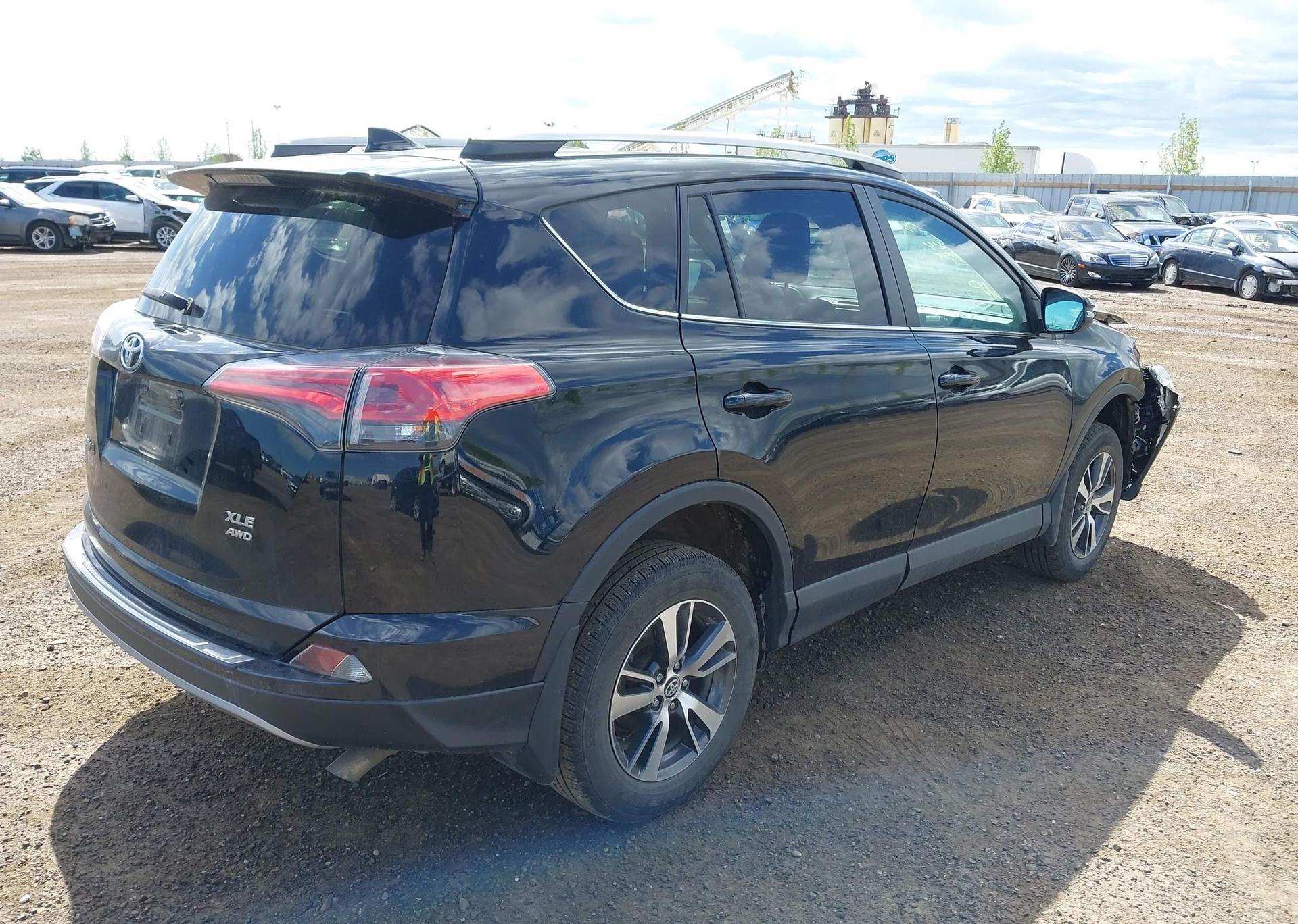 2018 TOYOTA RAV4 XLE