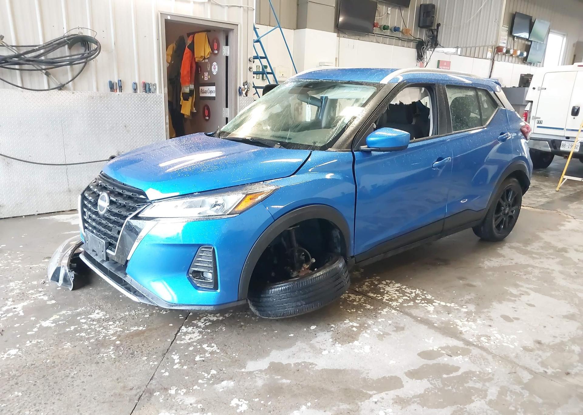 2023 NISSAN KICKS
