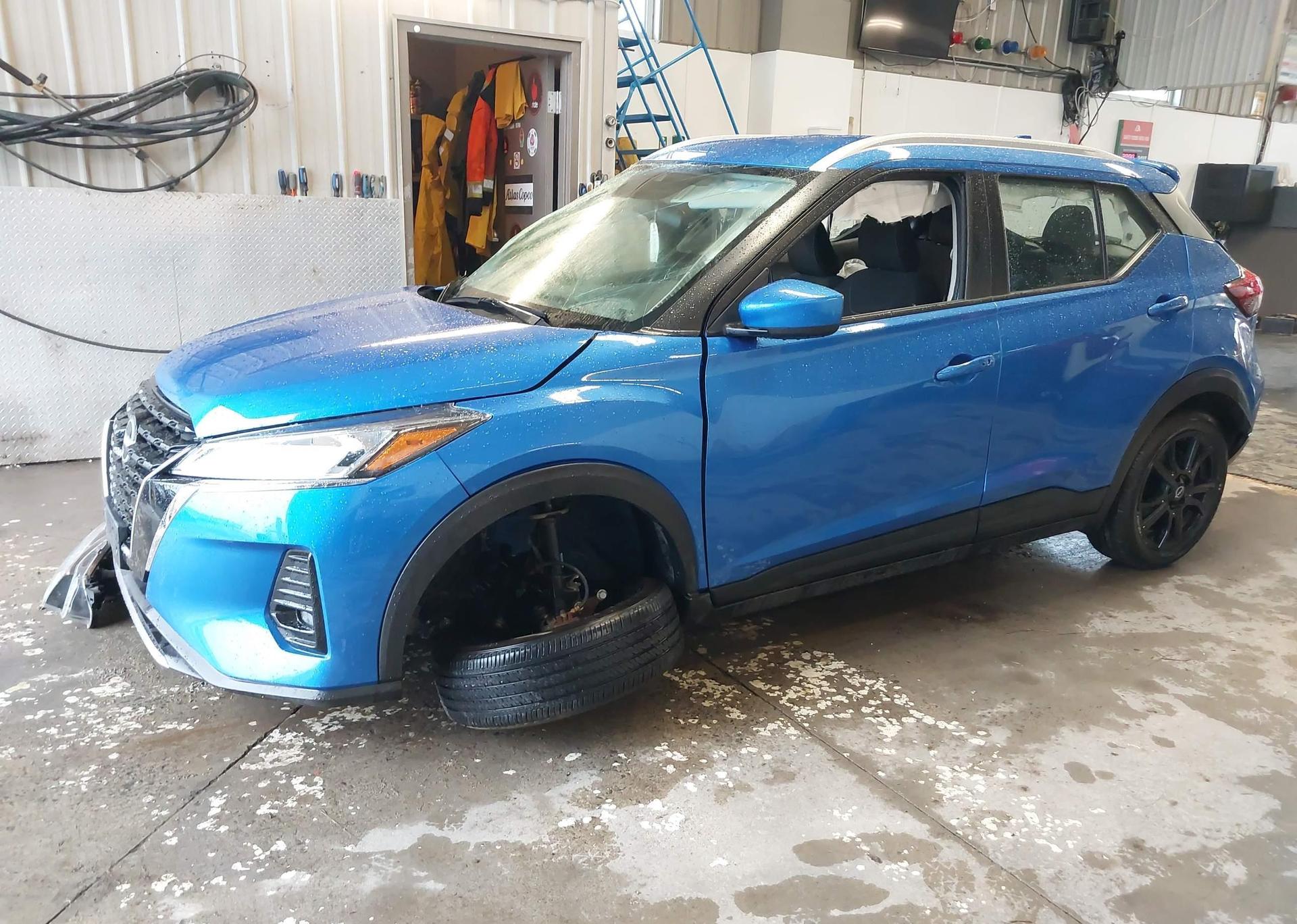 2023 NISSAN KICKS