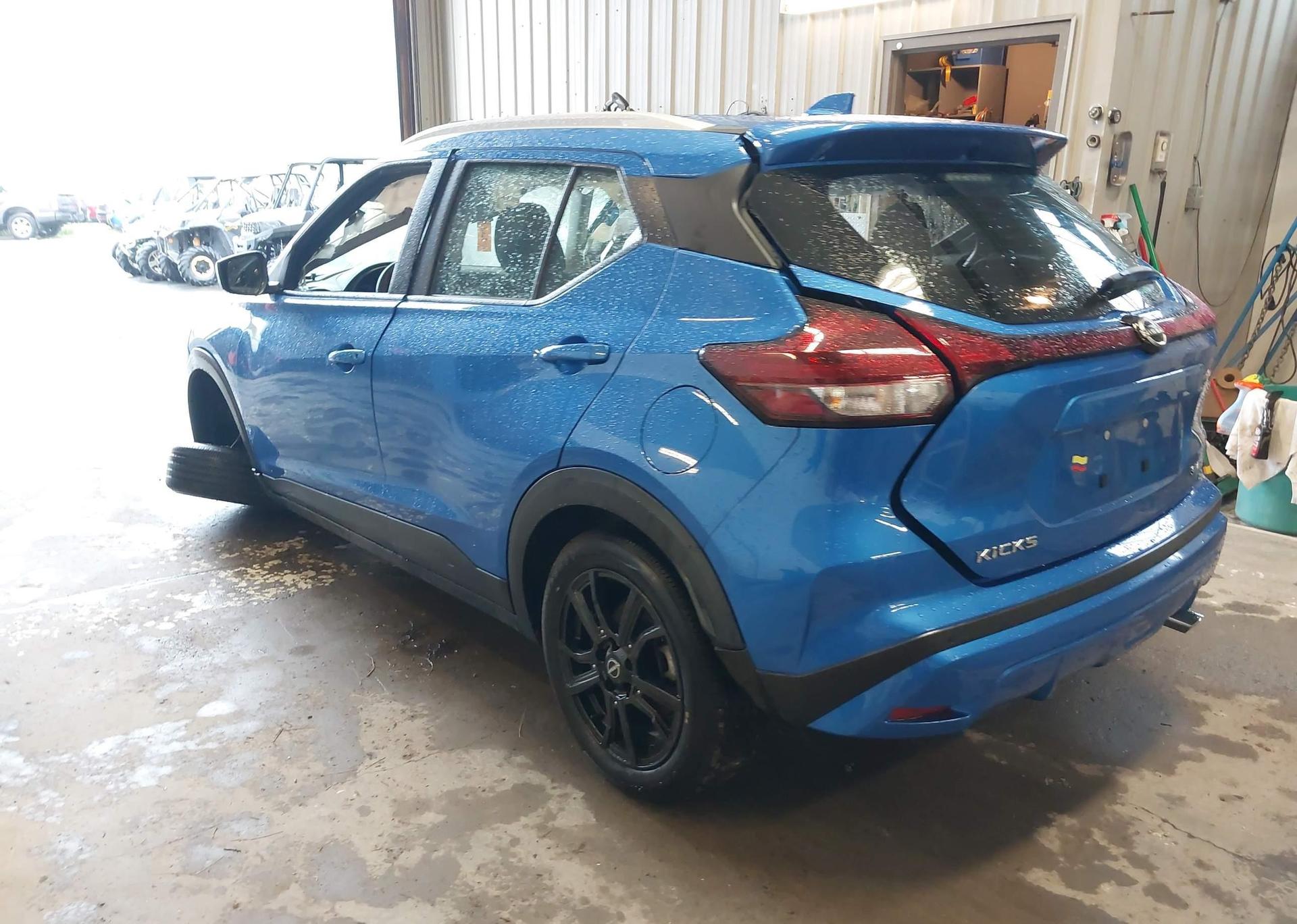 2023 NISSAN KICKS
