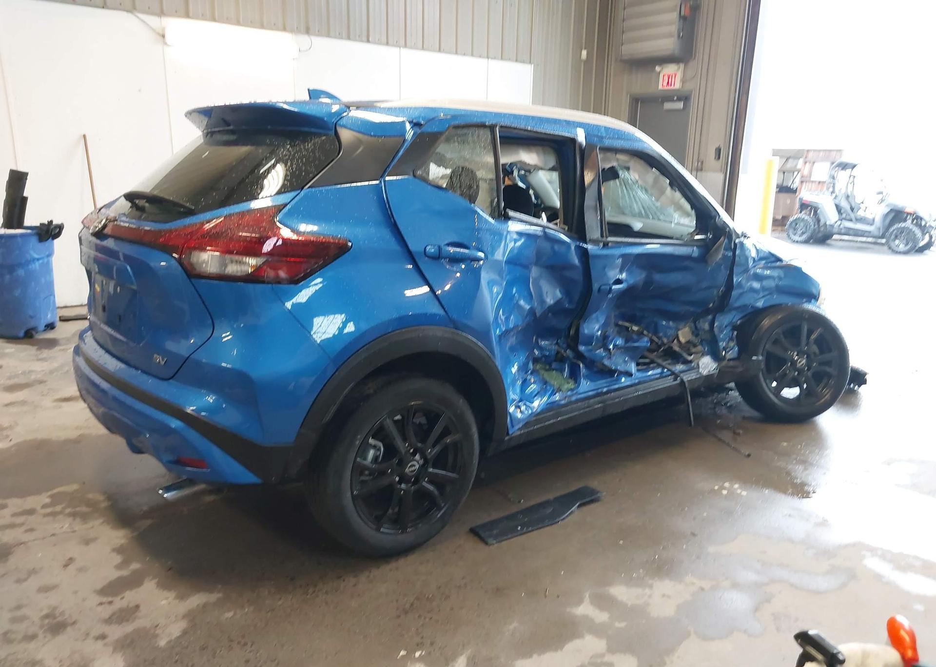2023 NISSAN KICKS