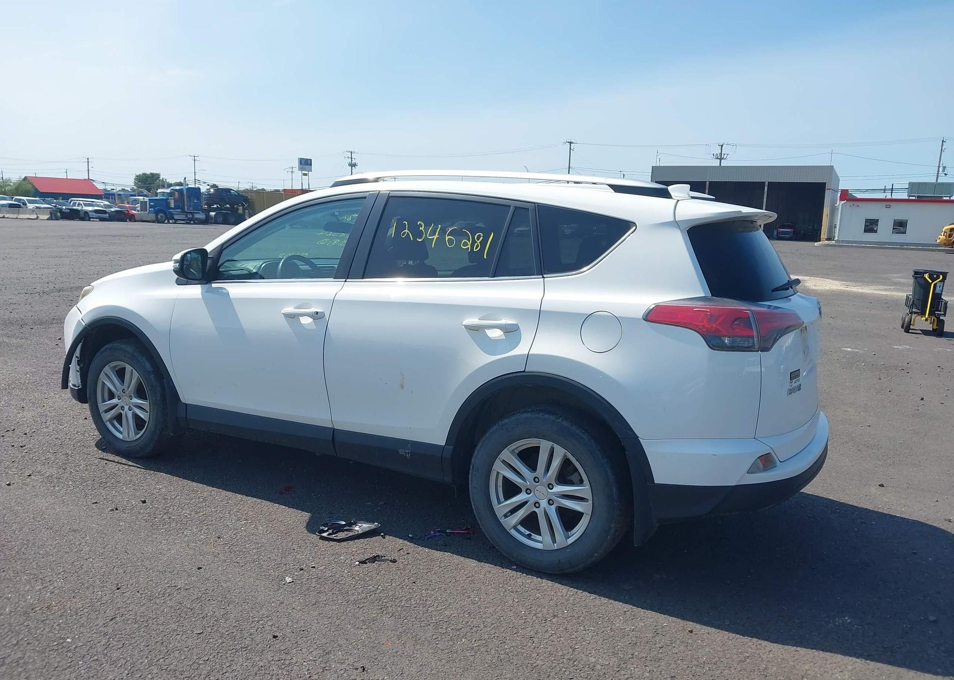 2016 TOYOTA RAV4 LE