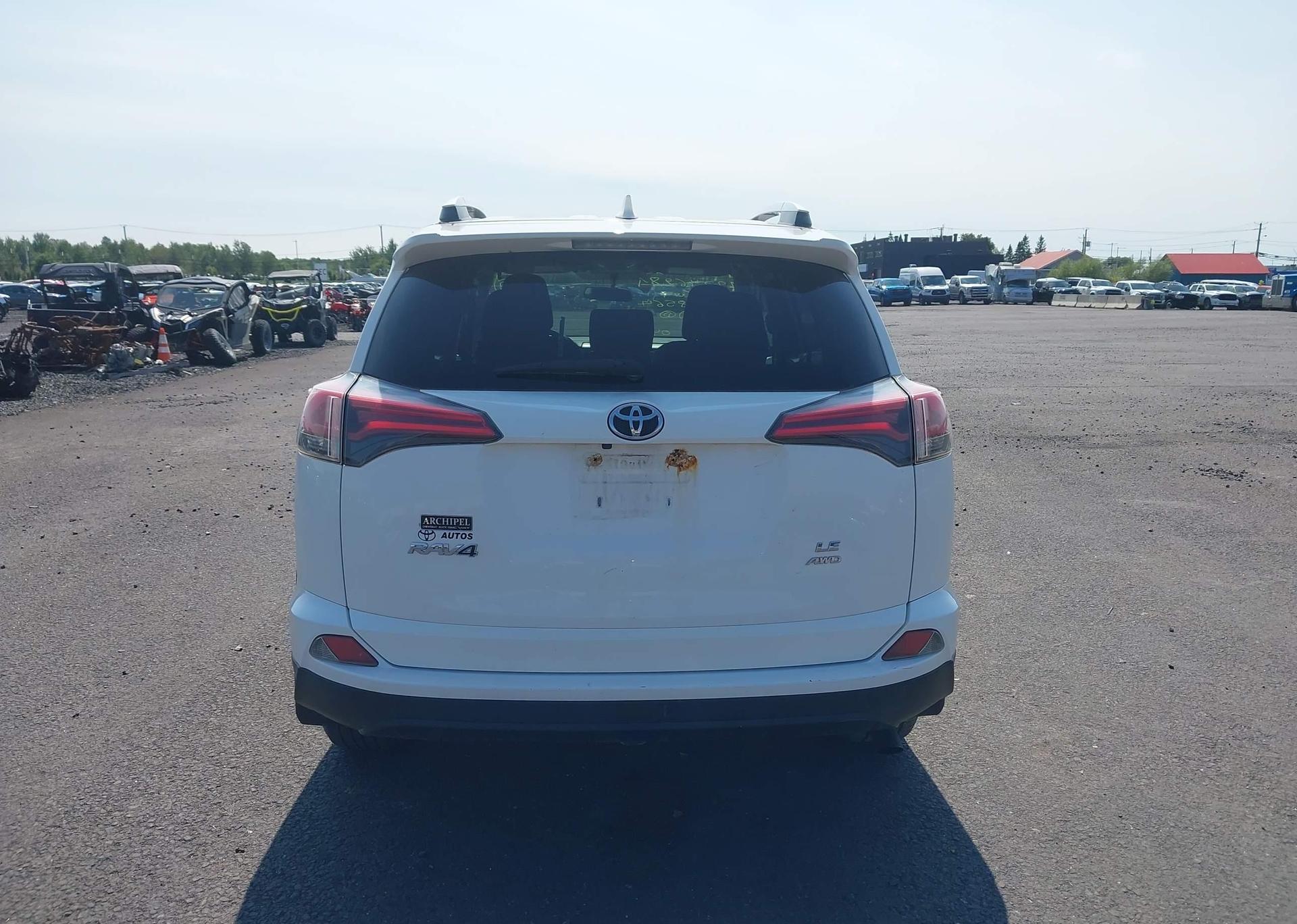 2016 TOYOTA RAV4 LE