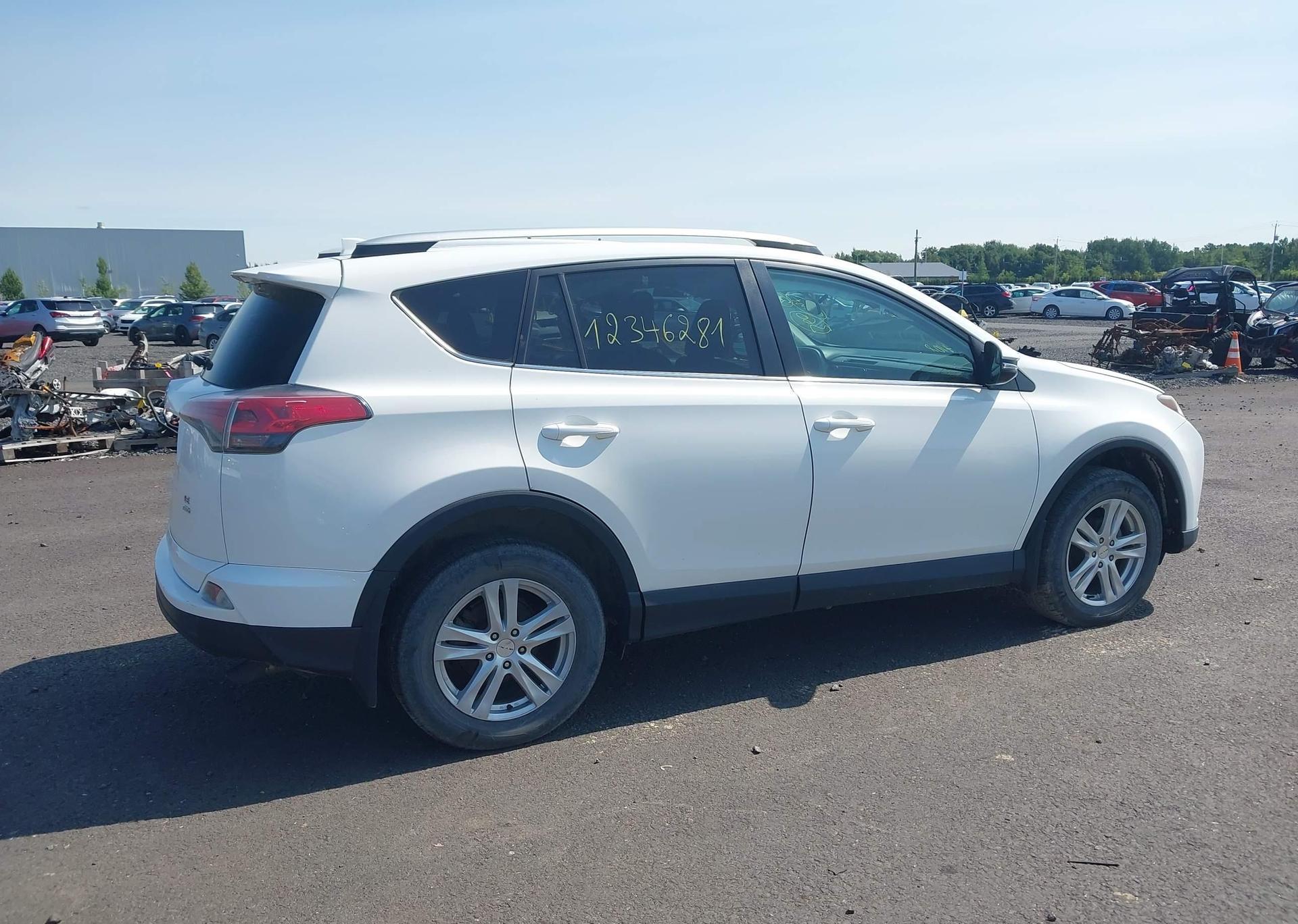 2016 TOYOTA RAV4 LE