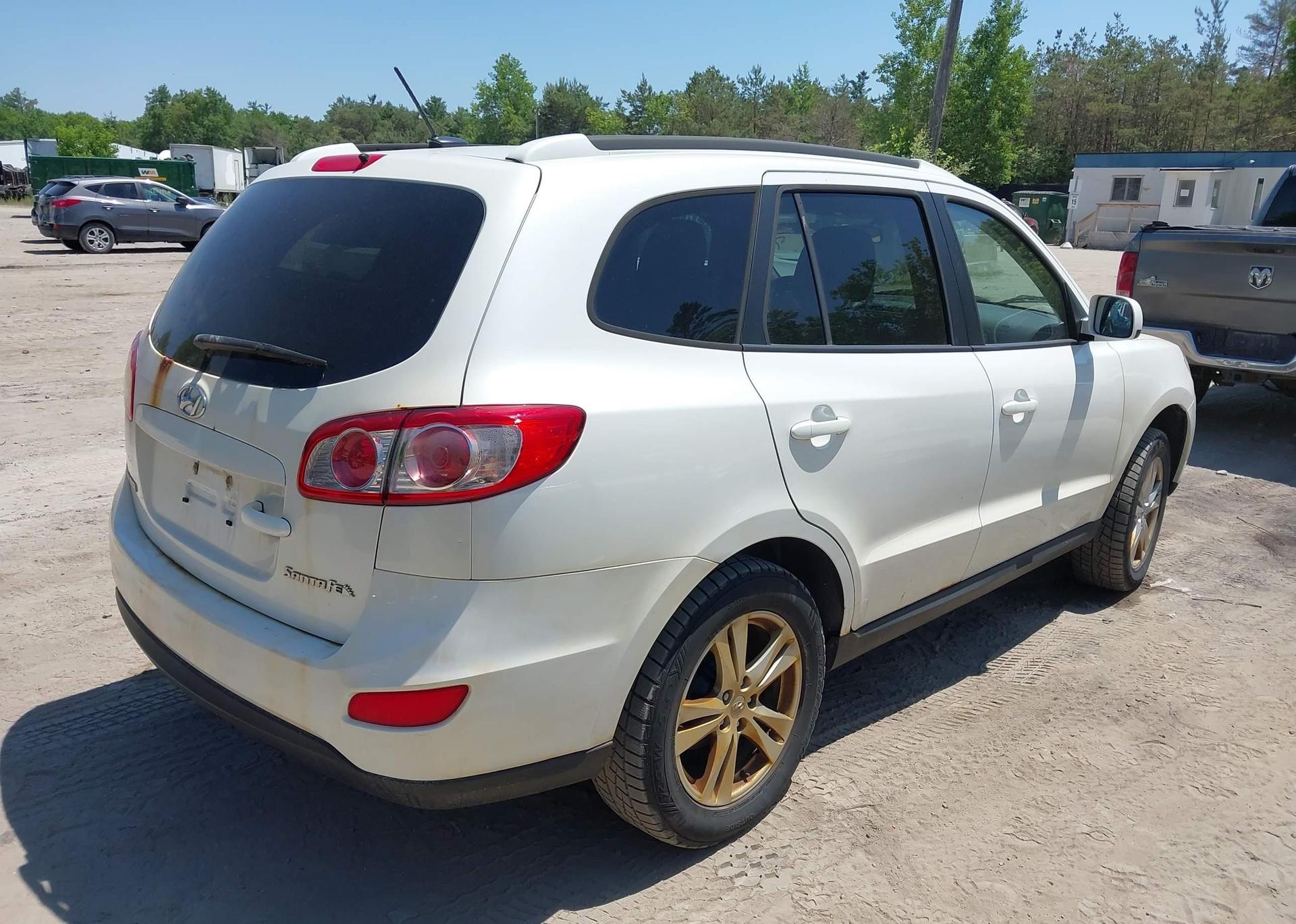 2011 HYUNDAI SANTA FE