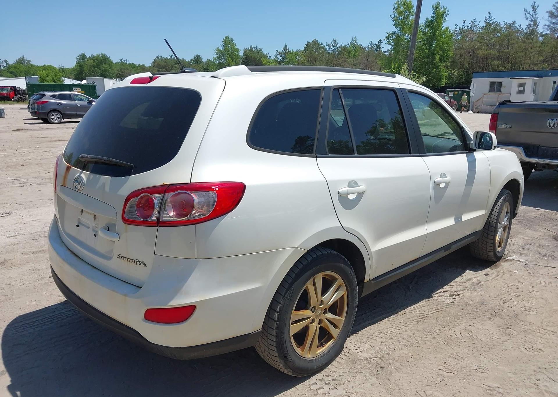 2011 HYUNDAI SANTA FE