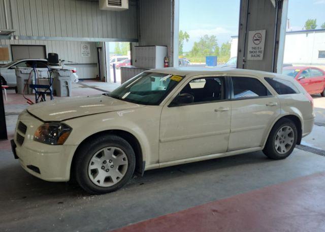 2005 DODGE MAGNUM SE