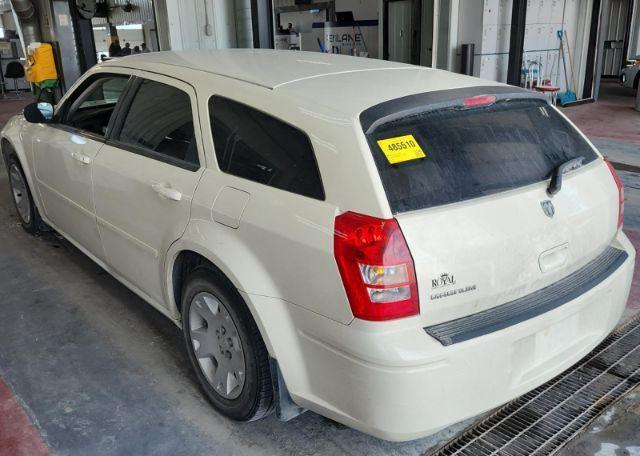 2005 DODGE MAGNUM SE