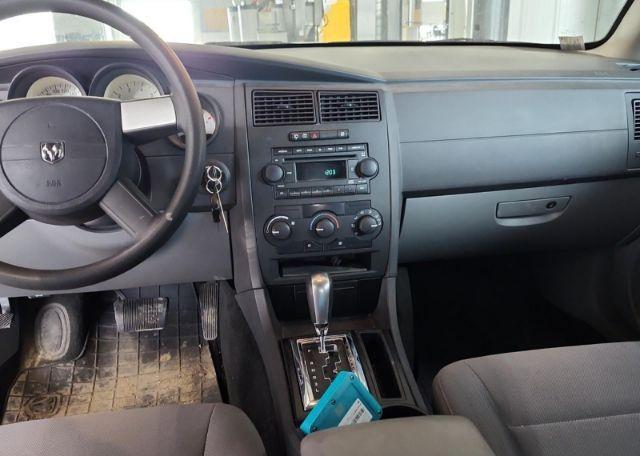 2005 DODGE MAGNUM SE