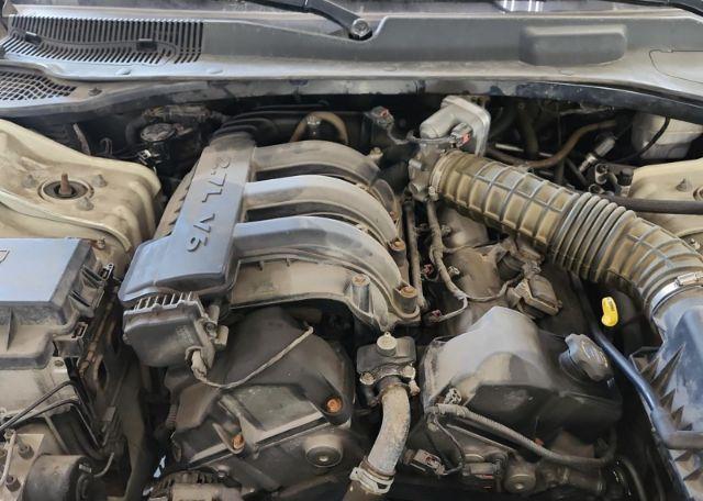 2005 DODGE MAGNUM SE