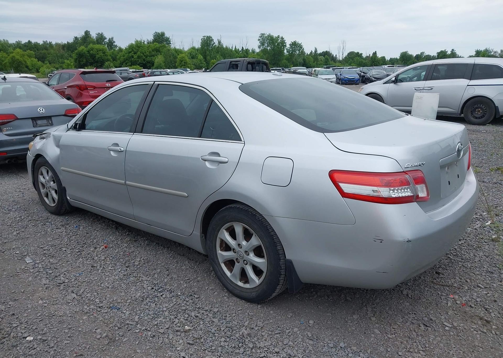 2010 TOYOTA CAMRY LE