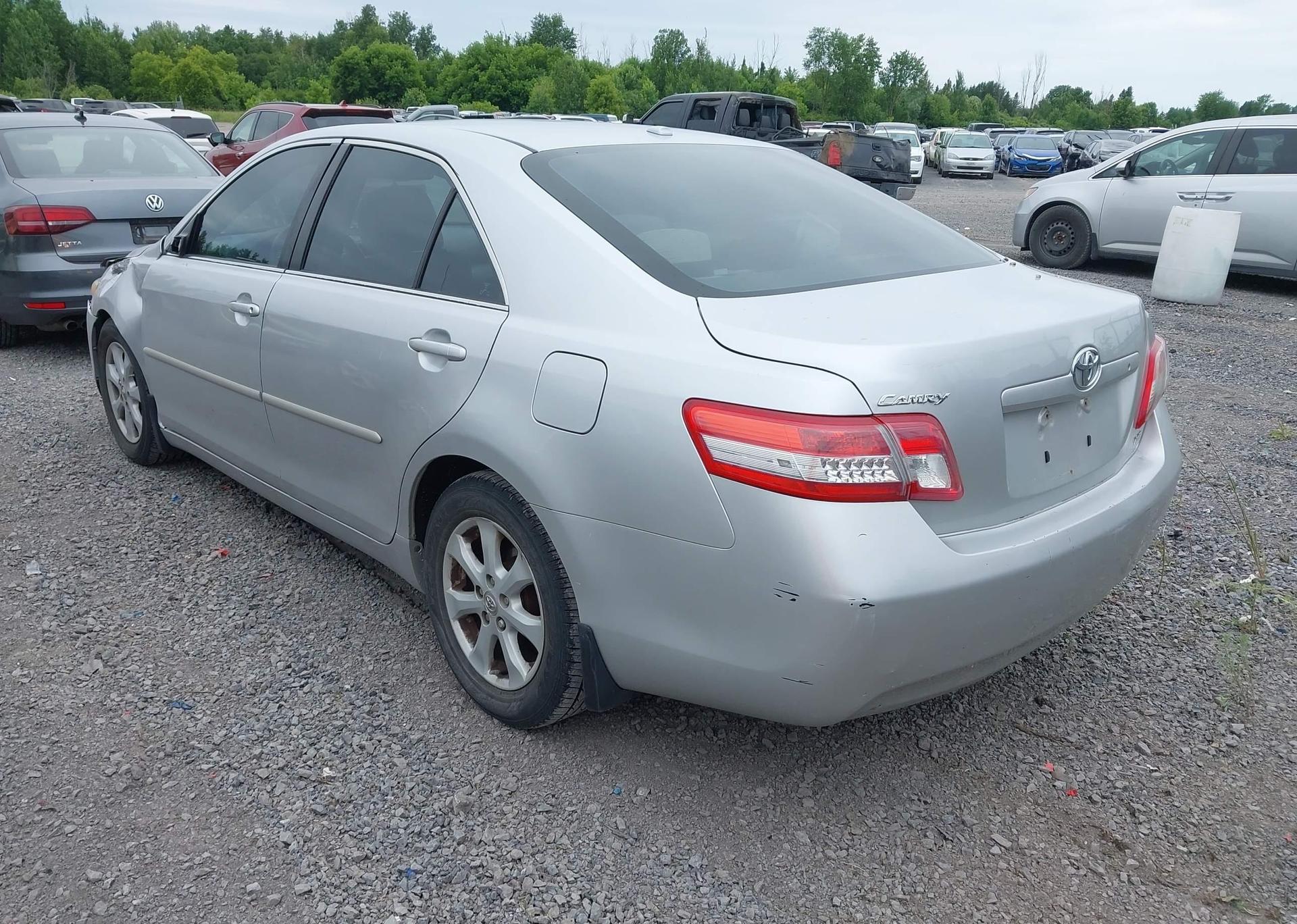 2010 TOYOTA CAMRY LE