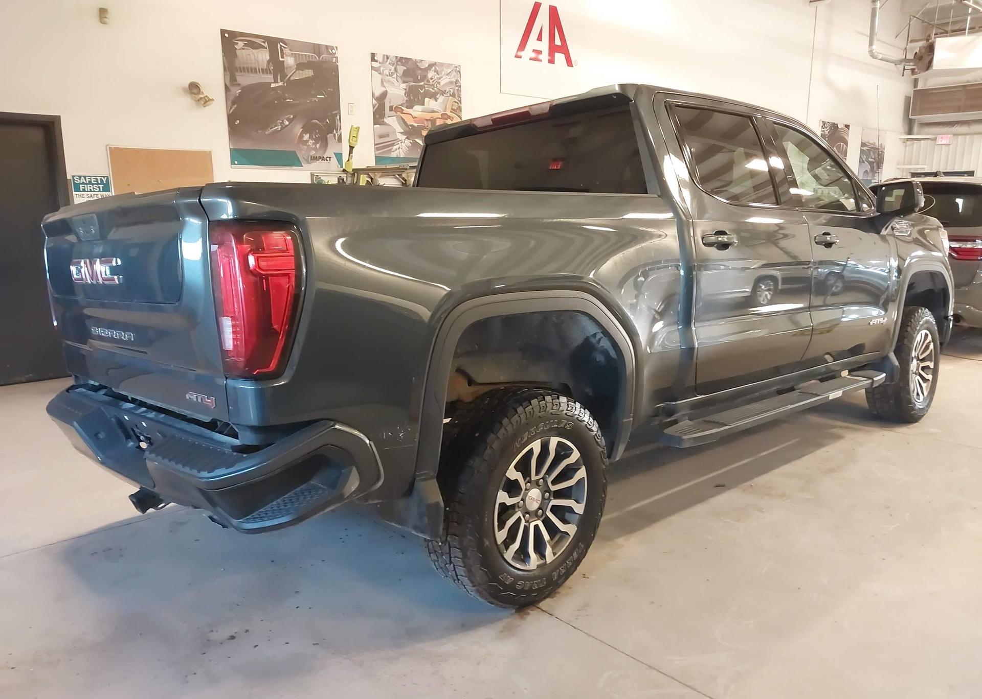 2021 GMC SIERRA K1500 AT4