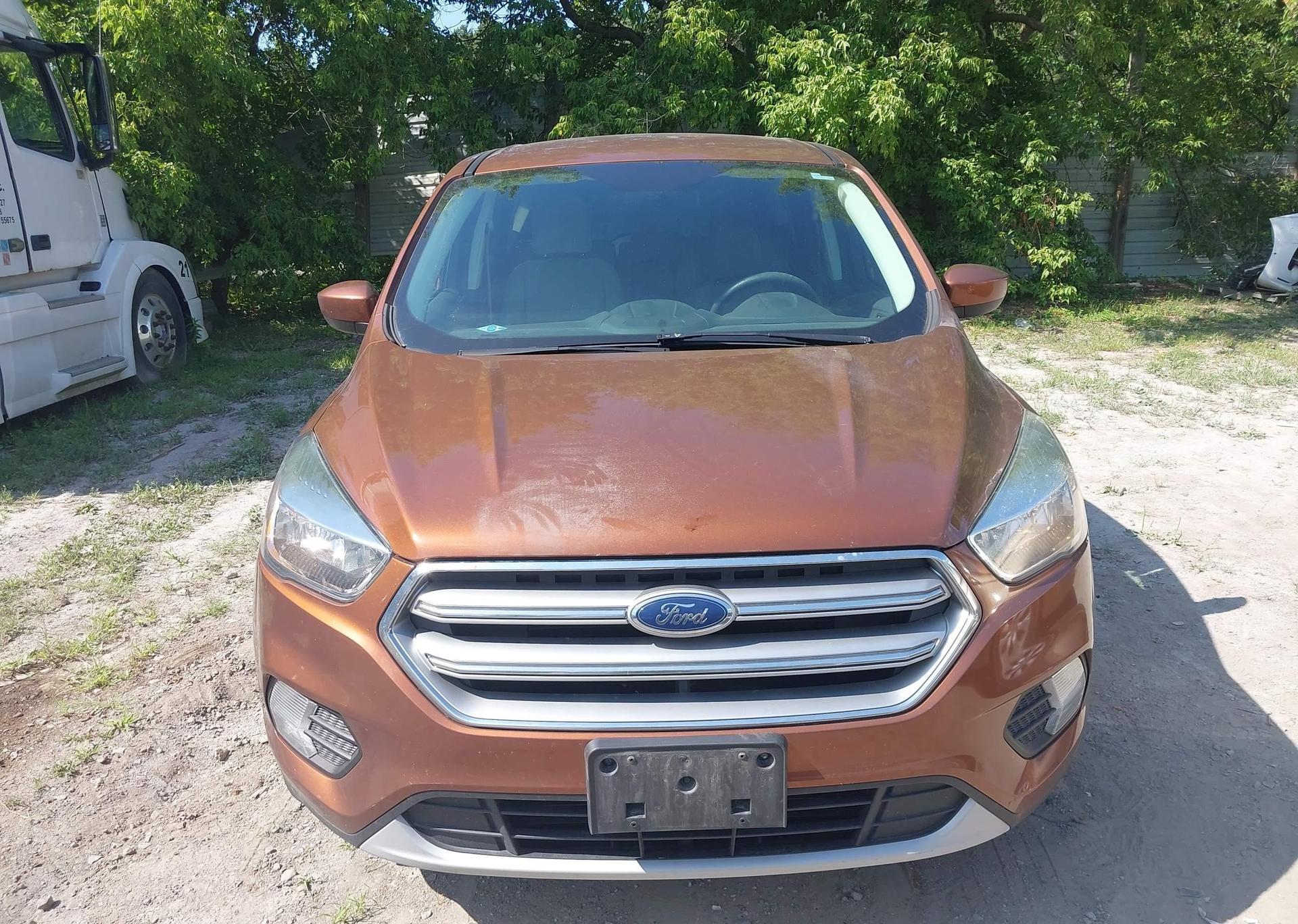 2017 FORD ESCAPE SE