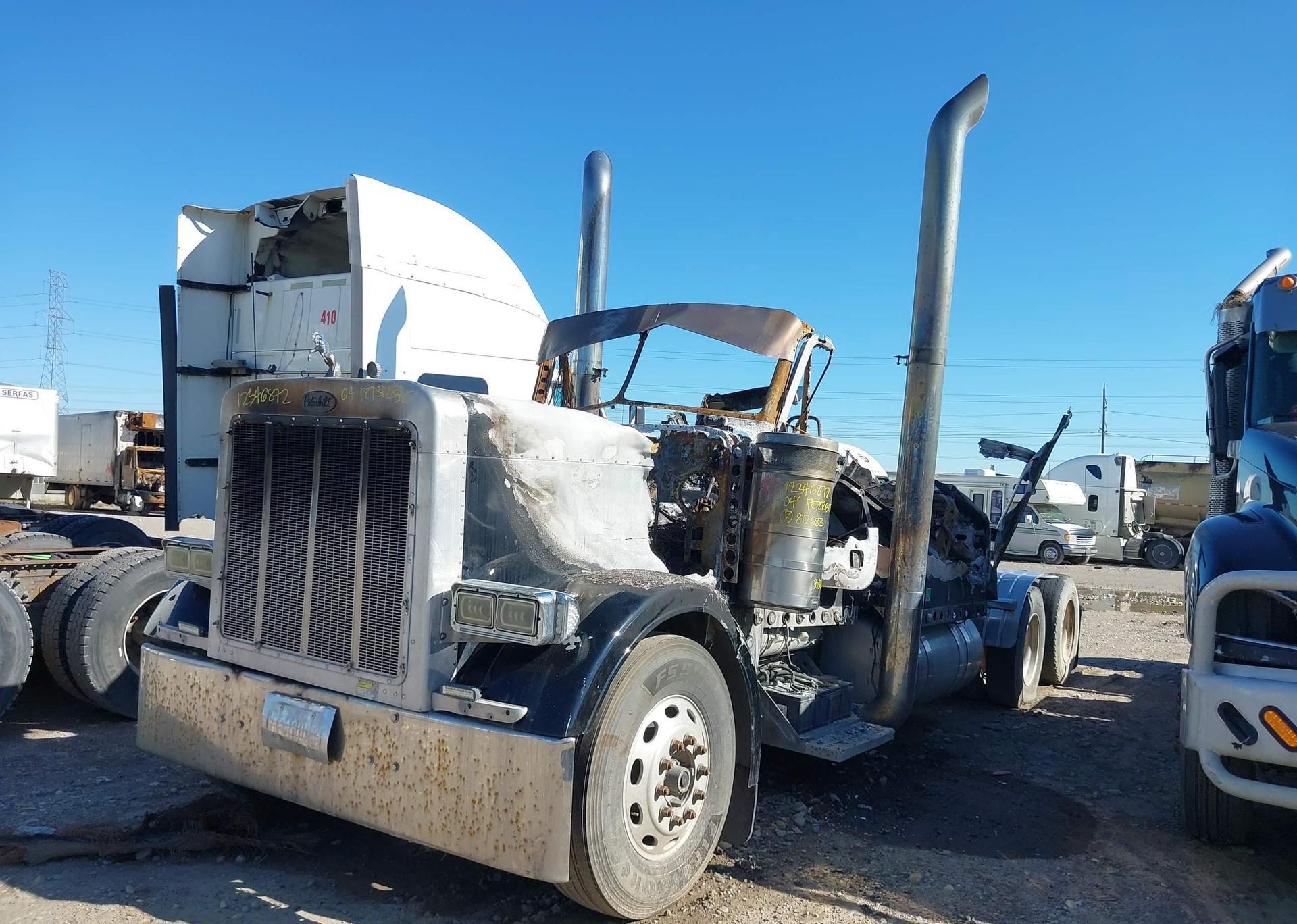 2004 PETERBILT 379