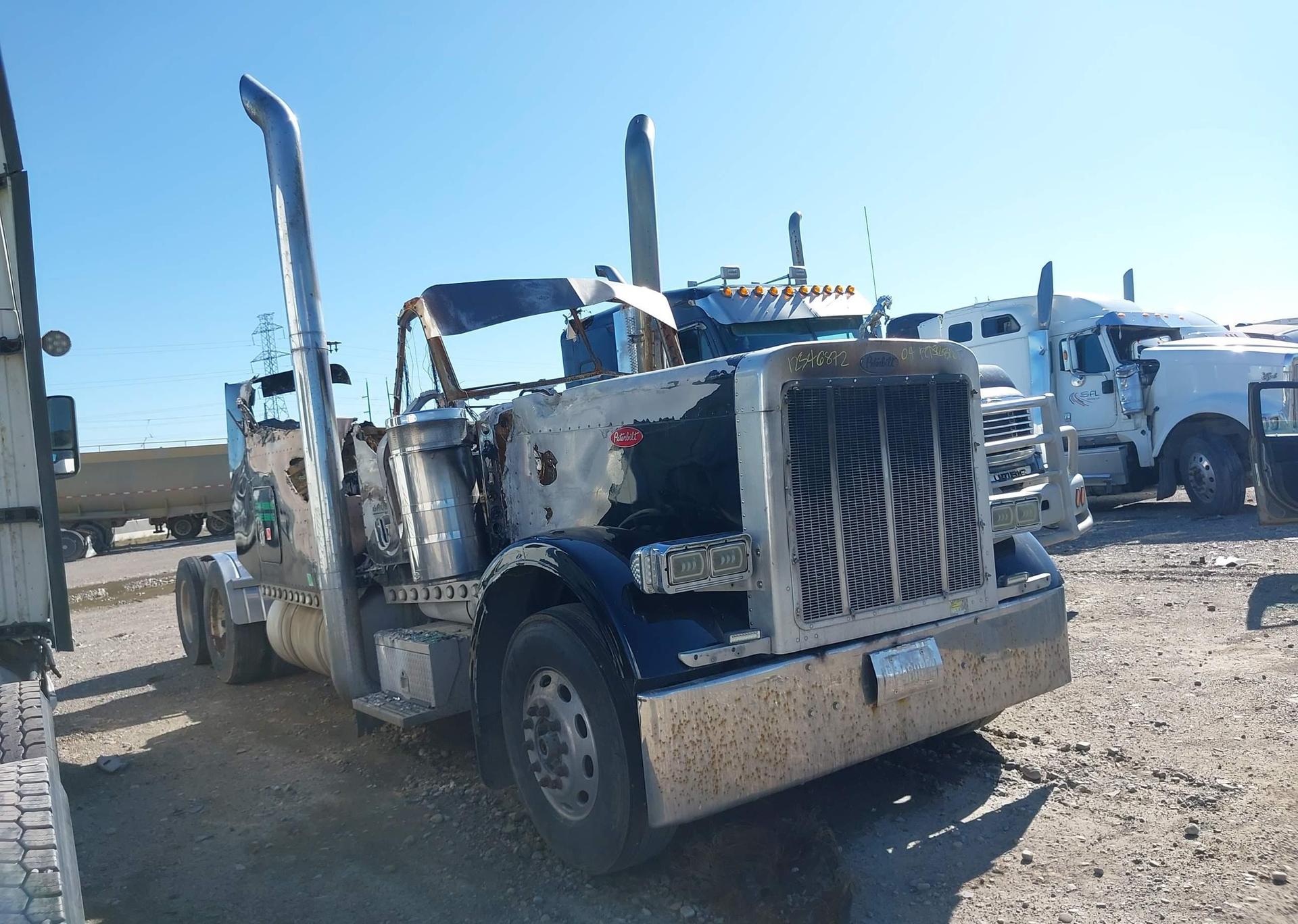 2004 PETERBILT 379