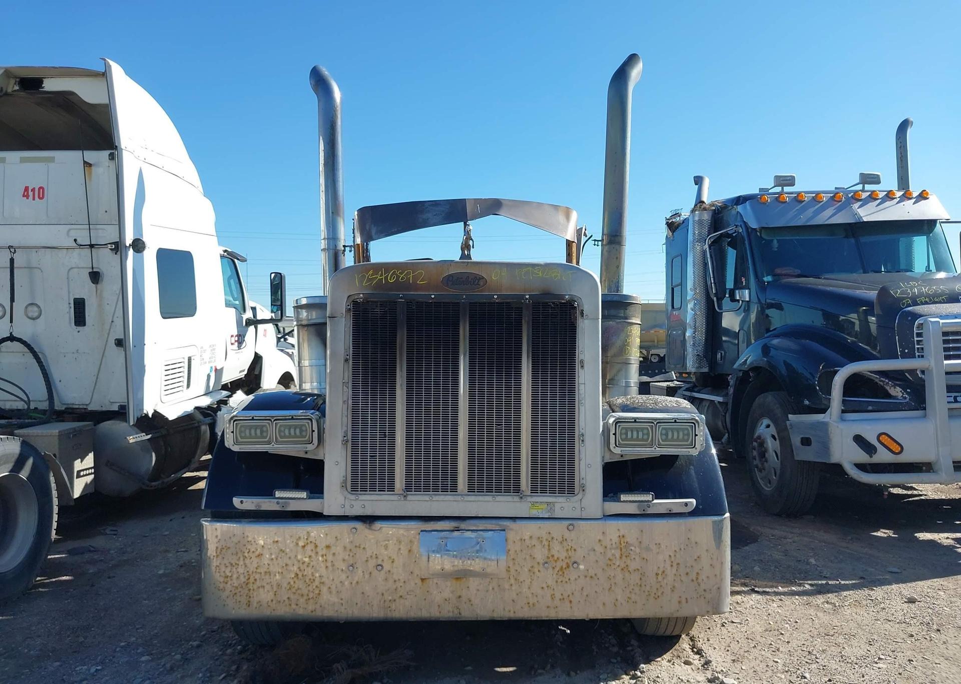 2004 PETERBILT 379