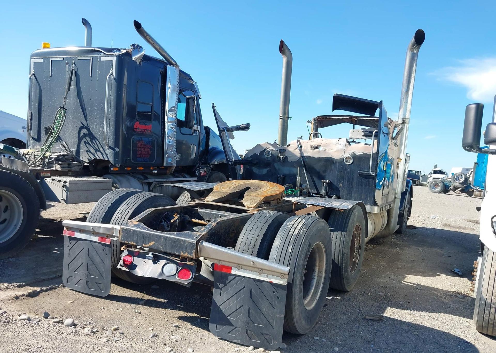 2004 PETERBILT 379