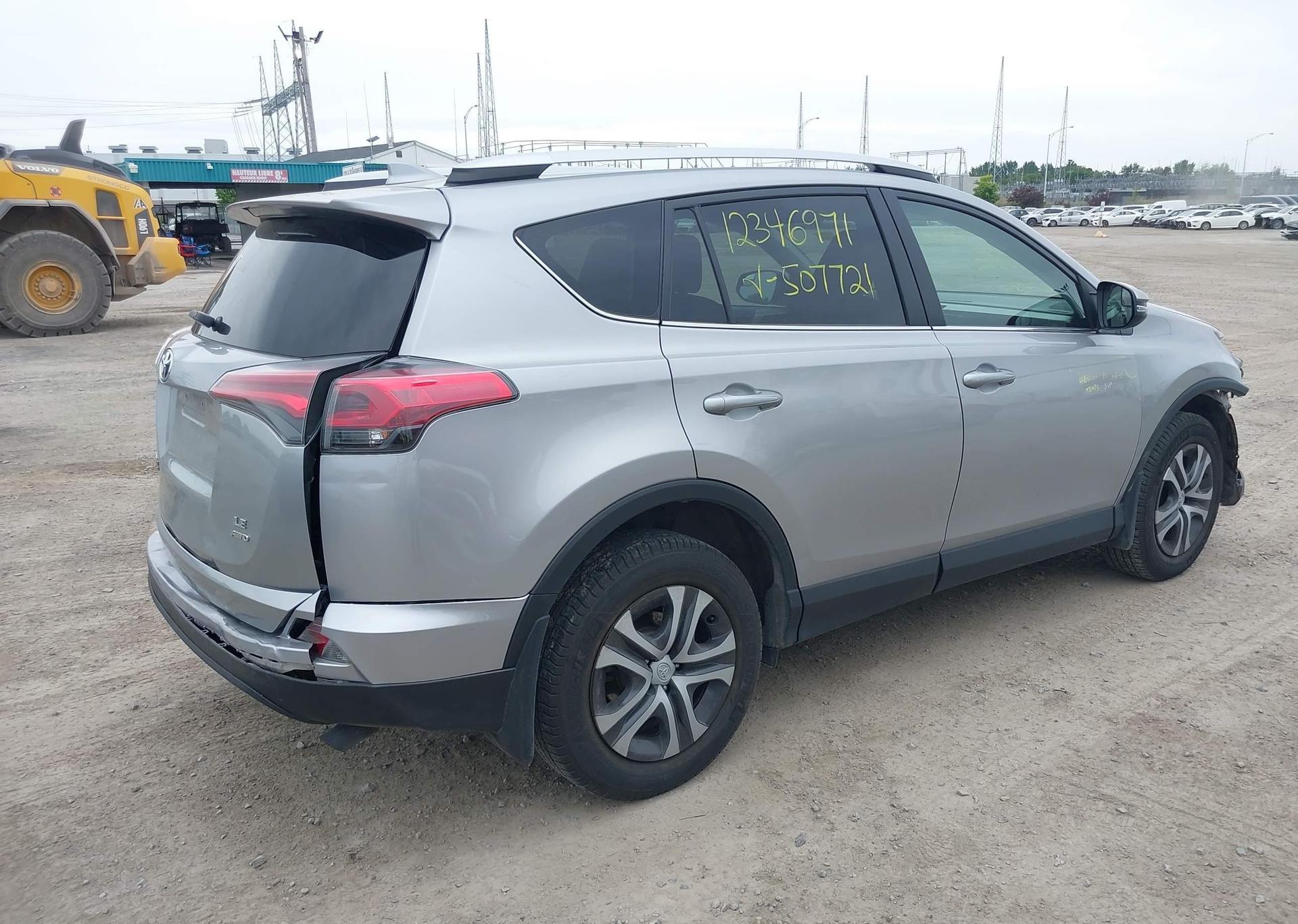 2016 TOYOTA RAV4 LE