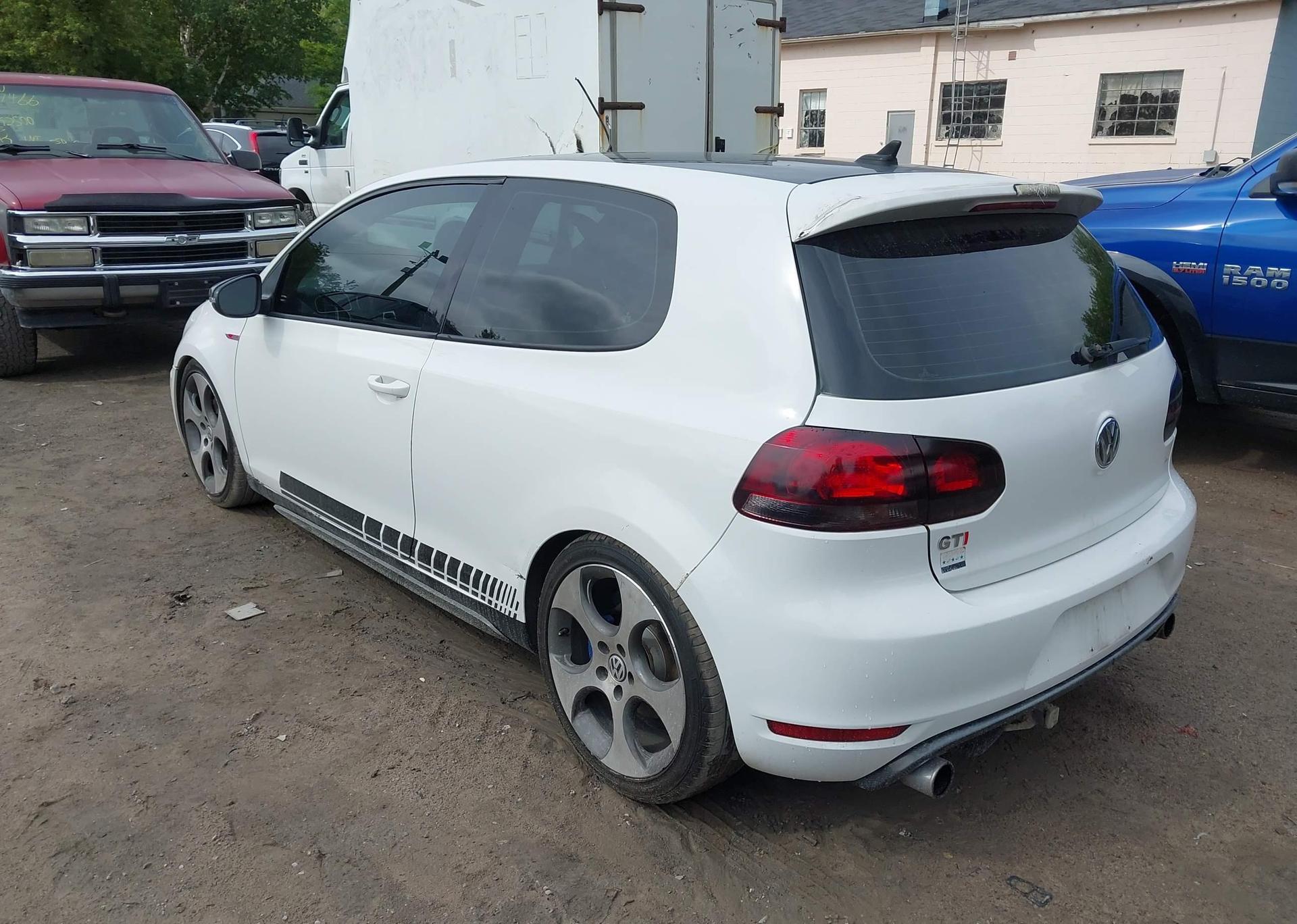 2010 VOLKSWAGEN GOLF GTI