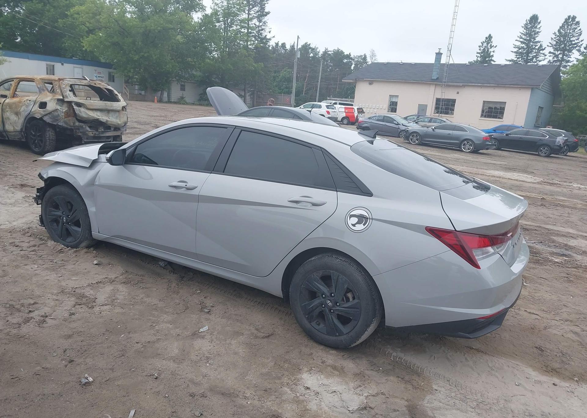 2023 HYUNDAI ELANTRA PREFERRED IVT WITH TECH PACKAGE