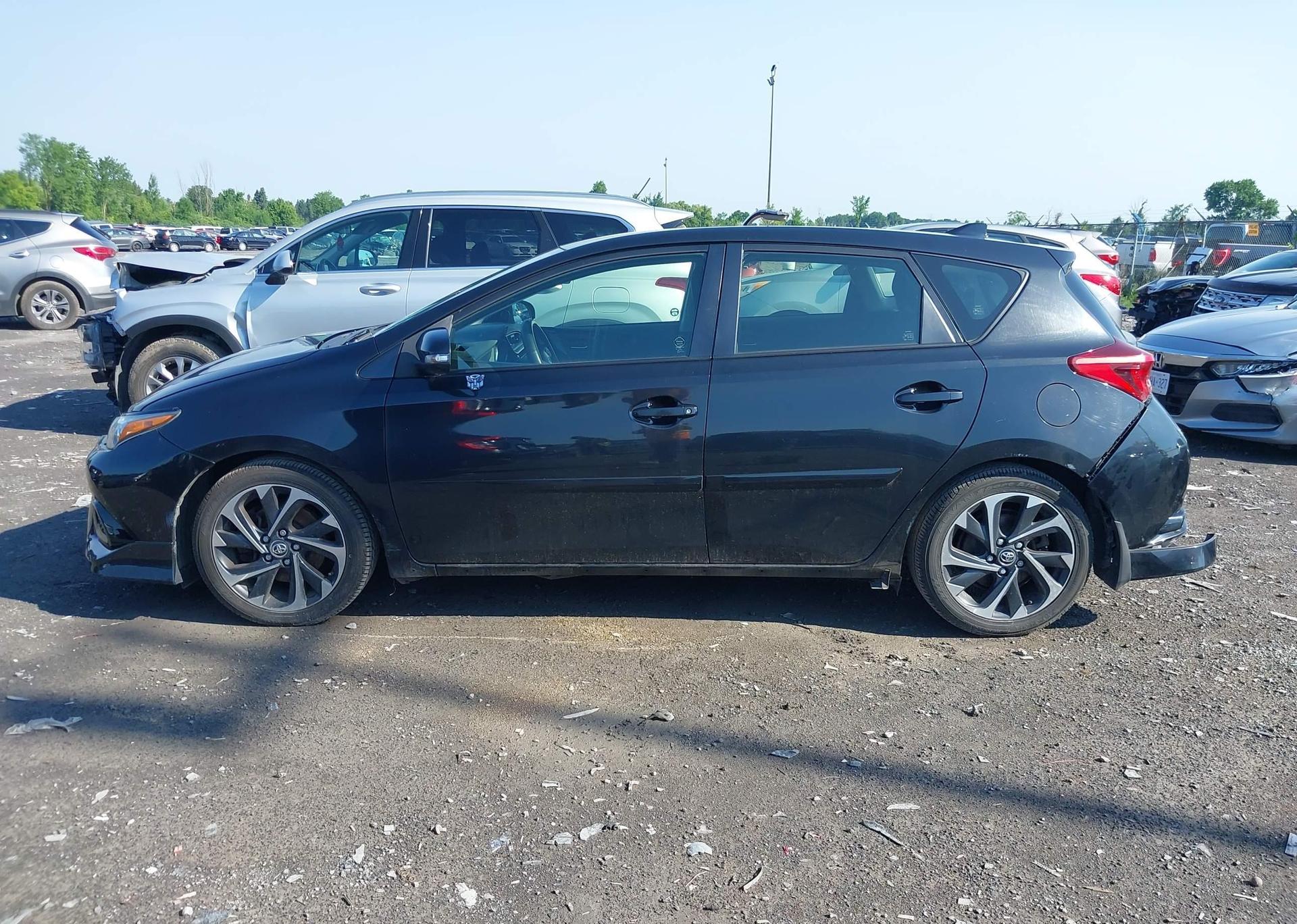 2017 TOYOTA COROLLA iM