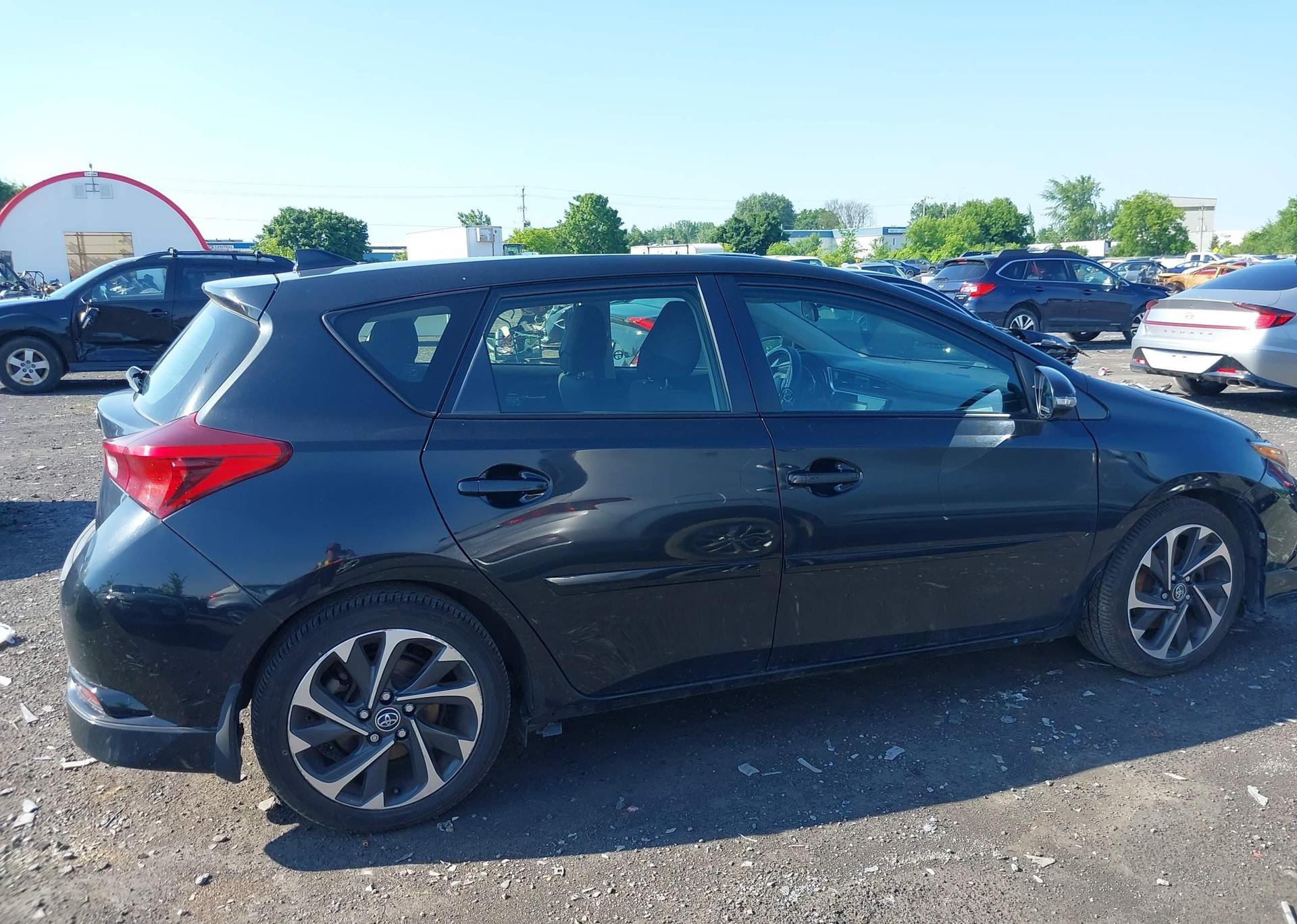 2017 TOYOTA COROLLA iM